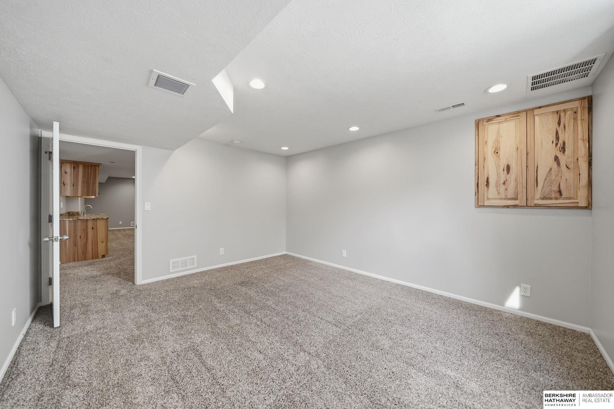 7210 Knox Court, Lincoln, NE, 68507