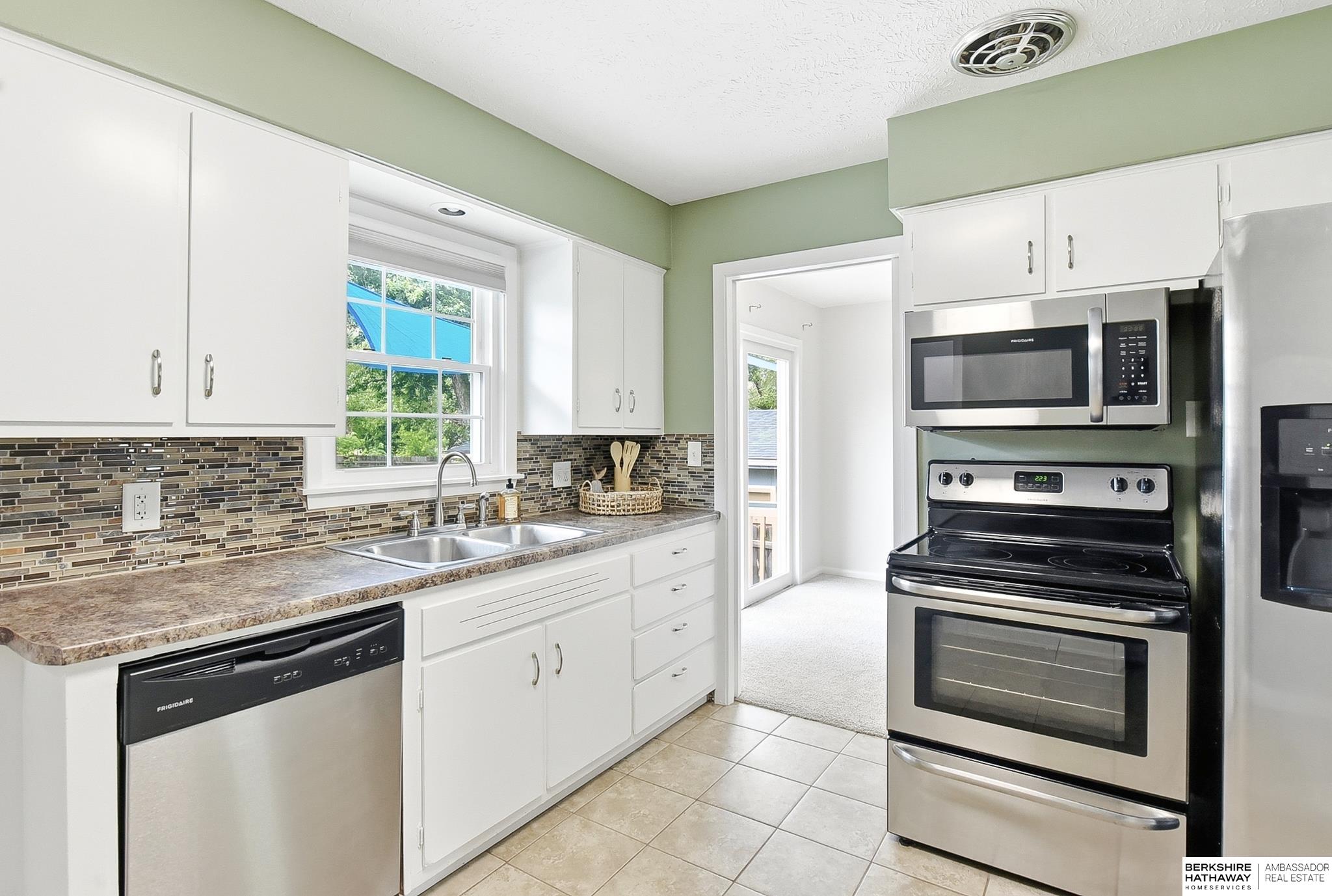 2528 N 62nd Street, Omaha, NE 68104 — MLS #22609146 — photo 12 of 36