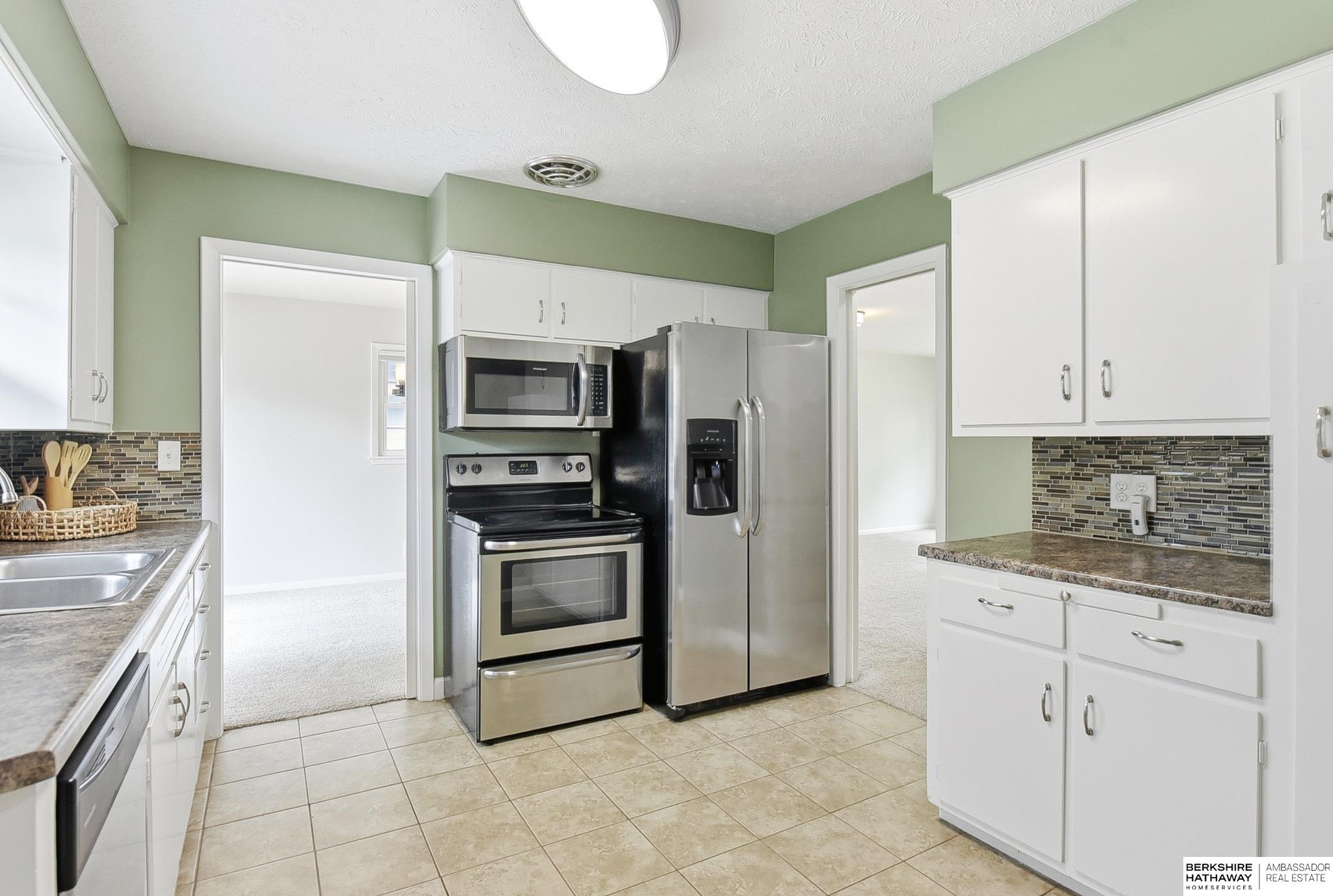 2528 N 62nd Street, Omaha, NE 68104 — MLS #22609146 — photo 13 of 36