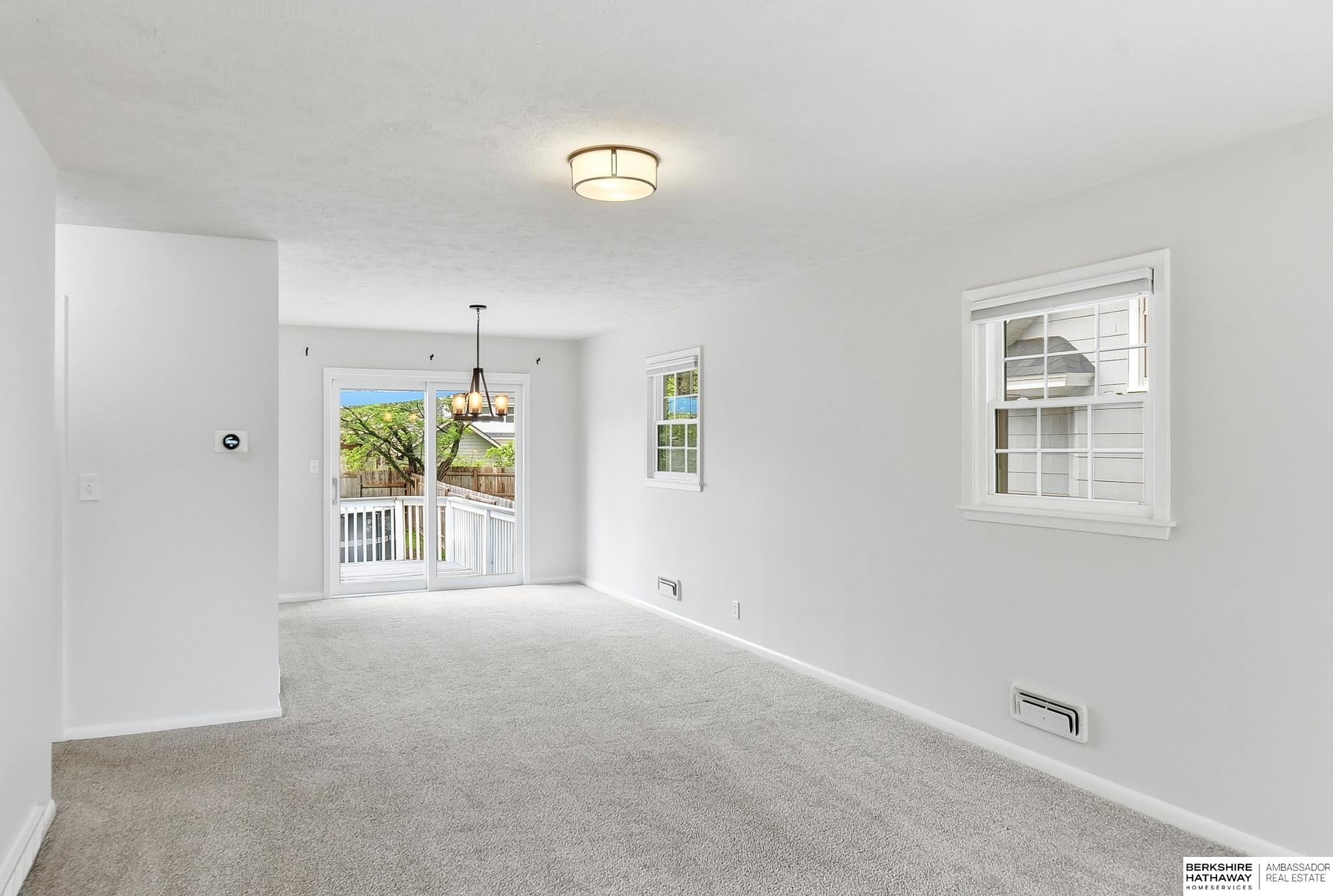 2528 N 62nd Street, Omaha, NE 68104 — MLS #22609146 — photo 7 of 36