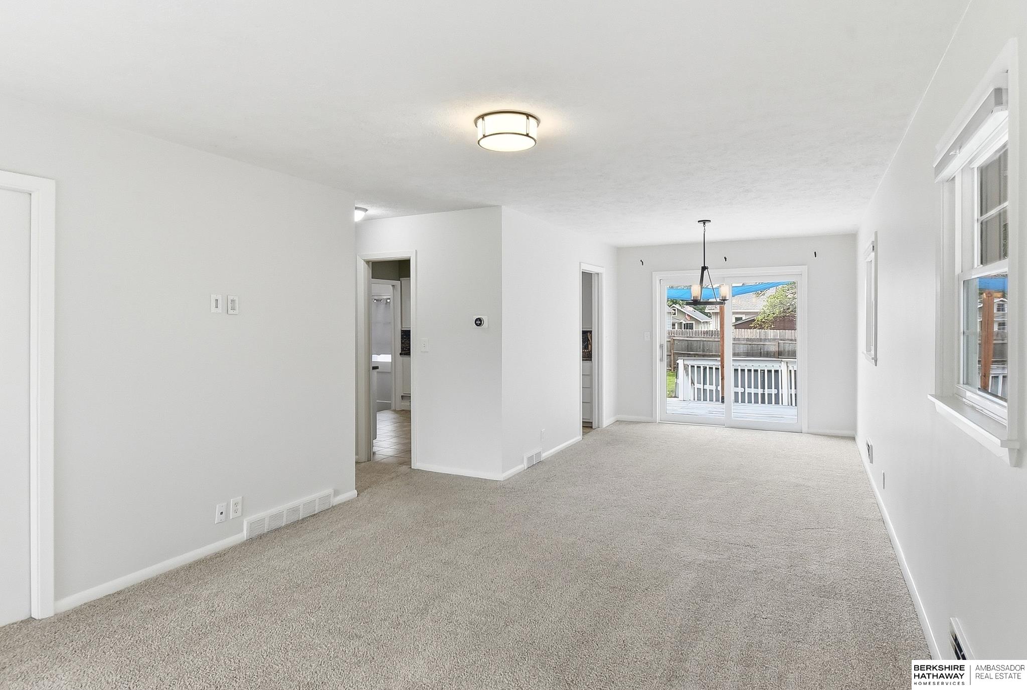 2528 N 62nd Street, Omaha, NE 68104 — MLS #22609146 — photo 8 of 36