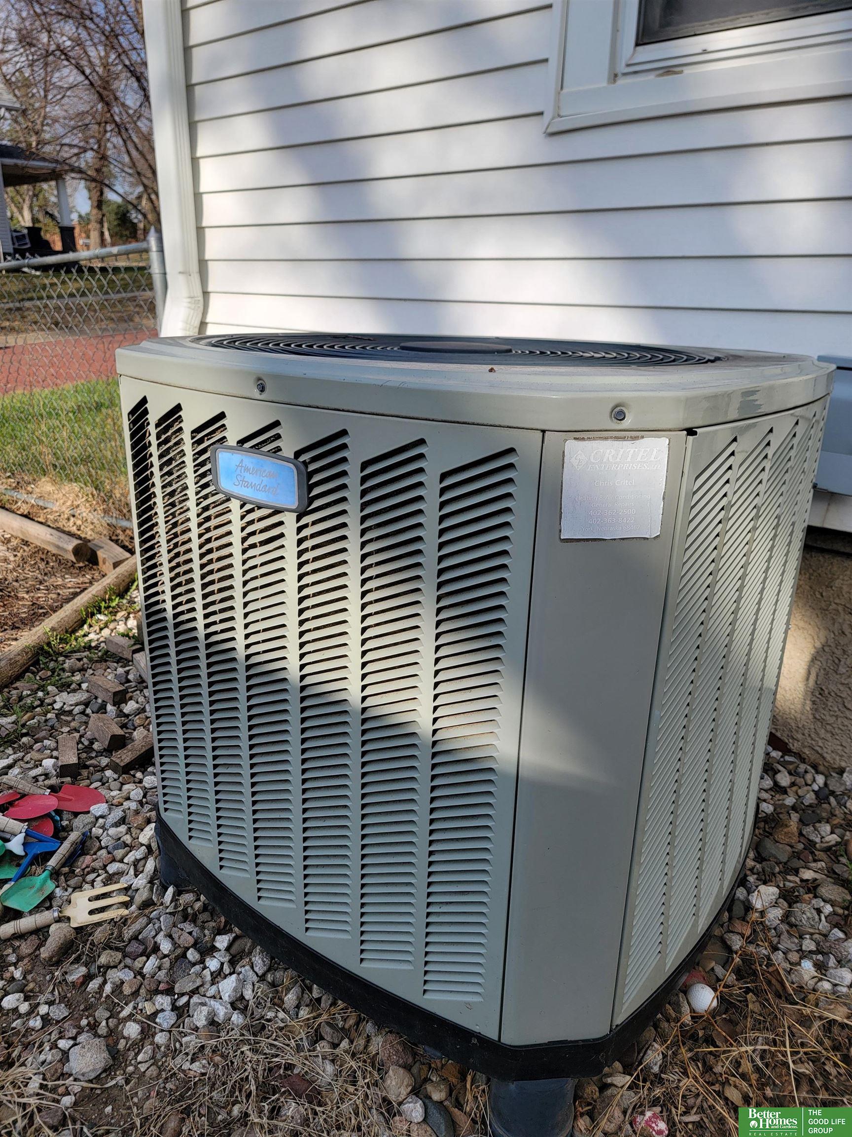 1121 East Avenue, York, NE, 68467