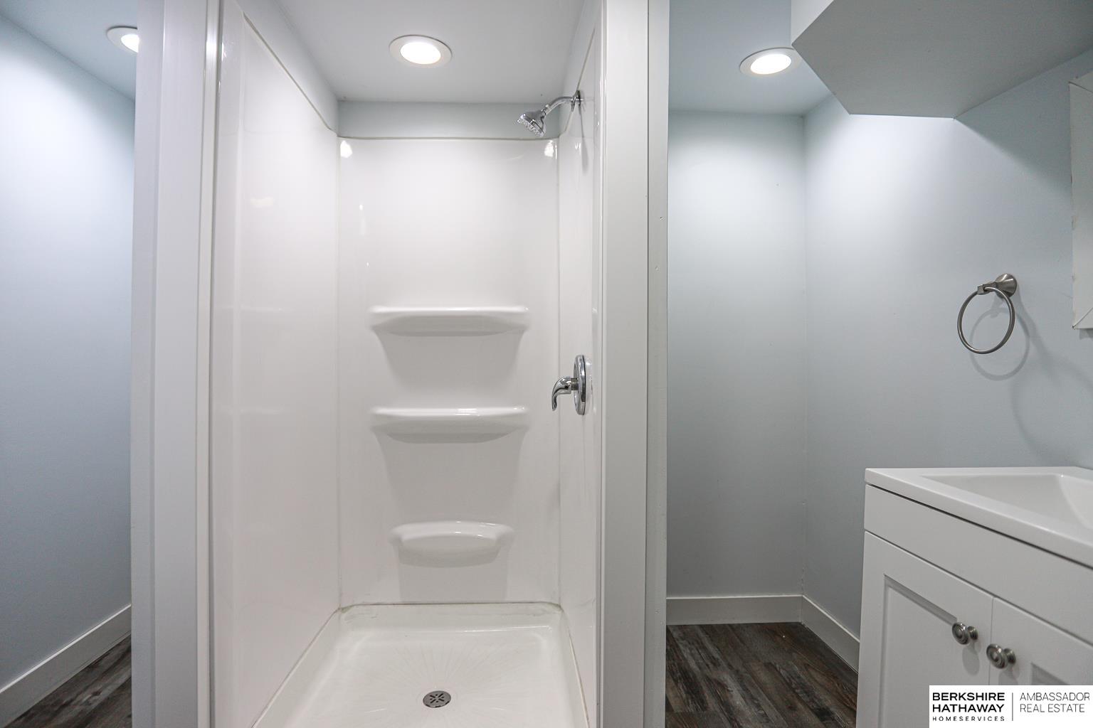 111 Locust Lodge Avenue, Council Bluffs, IA, 51503