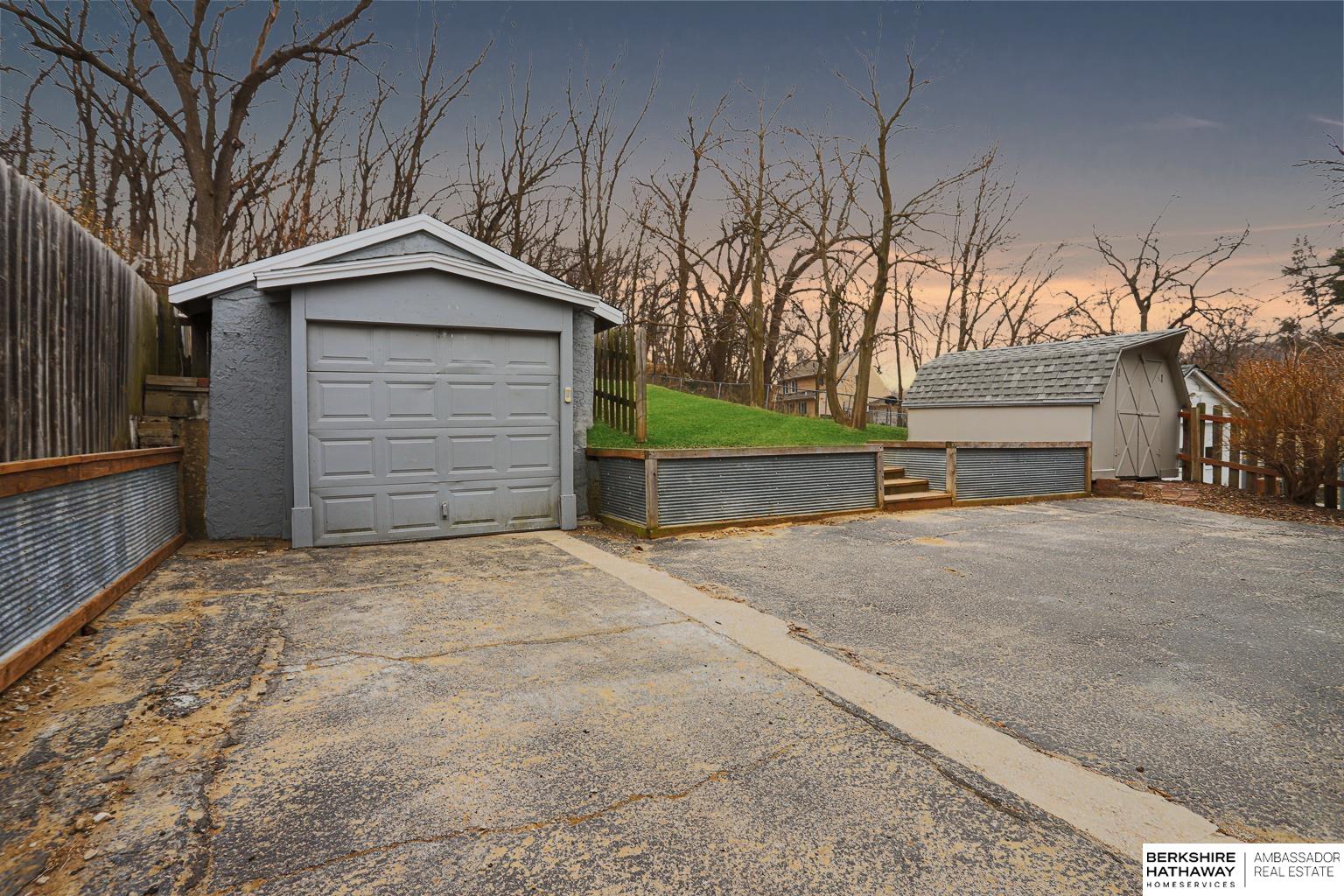 111 Locust Lodge Avenue, Council Bluffs, IA, 51503