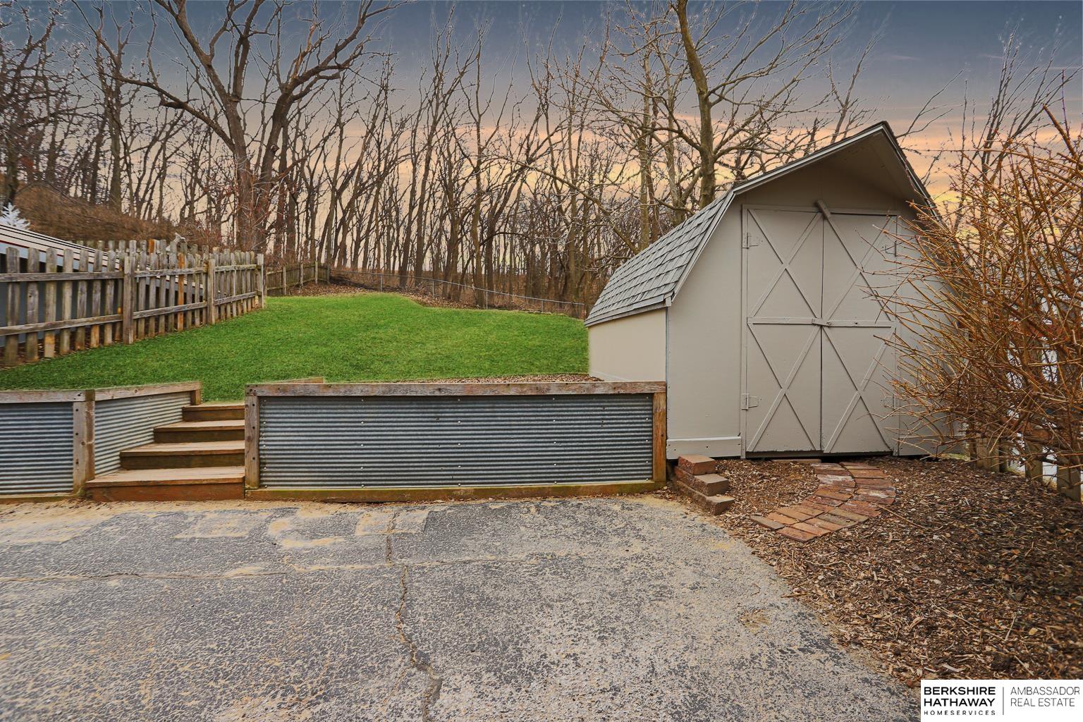 111 Locust Lodge Avenue, Council Bluffs, IA, 51503