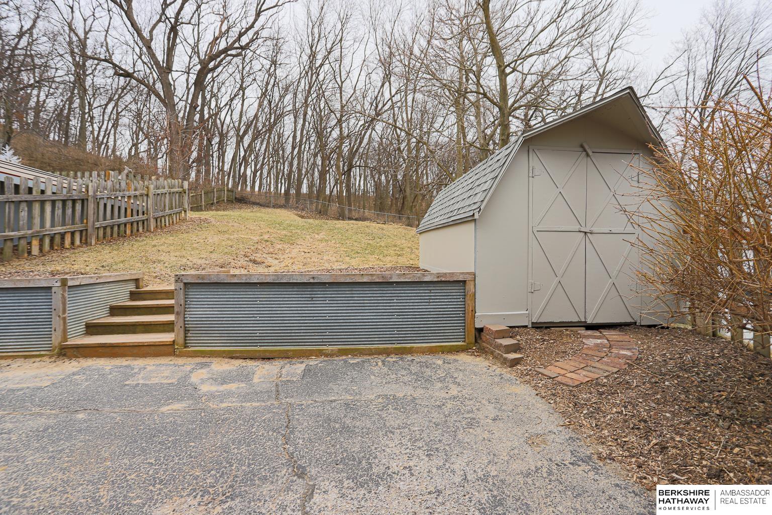 111 Locust Lodge Avenue, Council Bluffs, IA, 51503