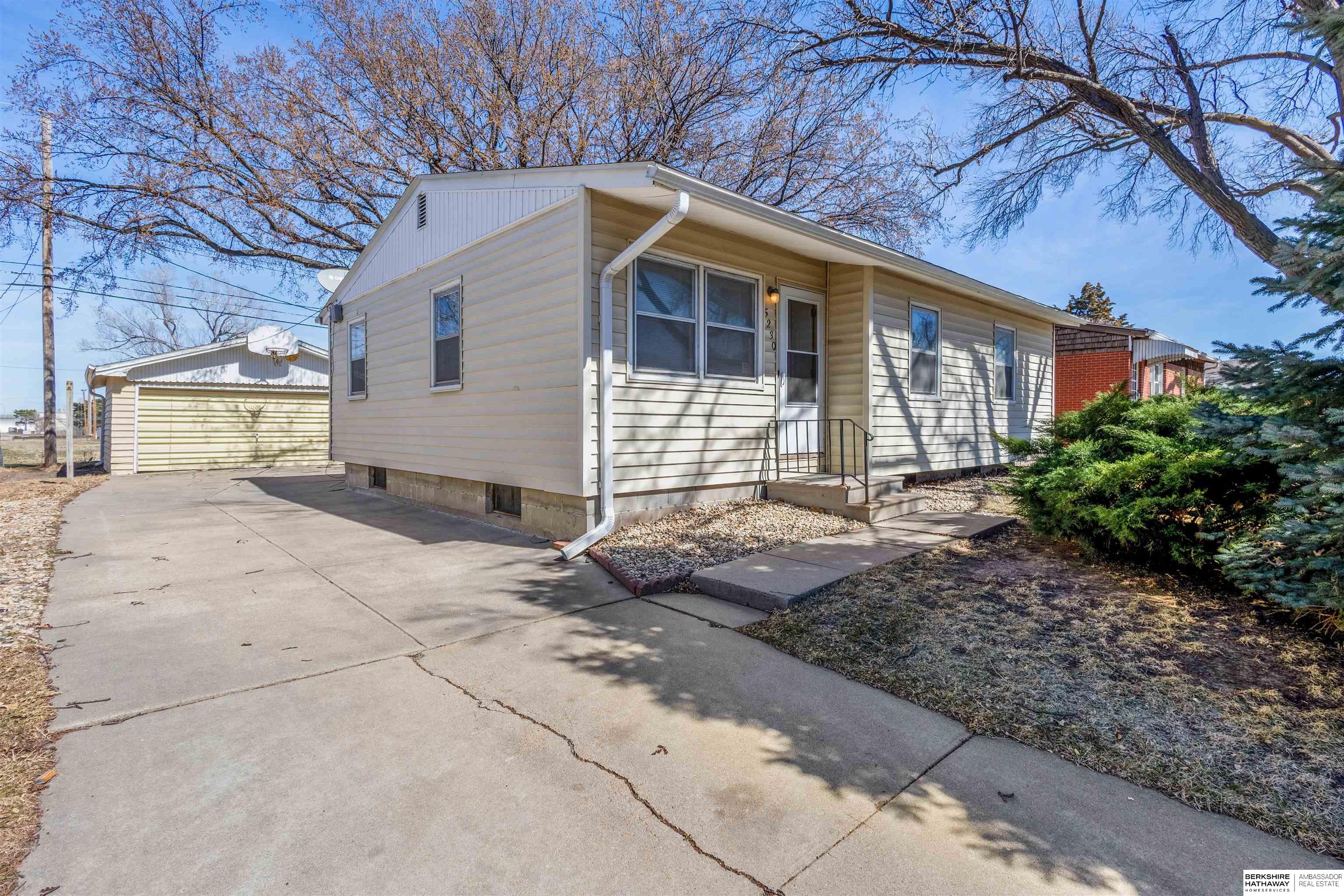 5230 Ervin Street, Lincoln, NE, 68504