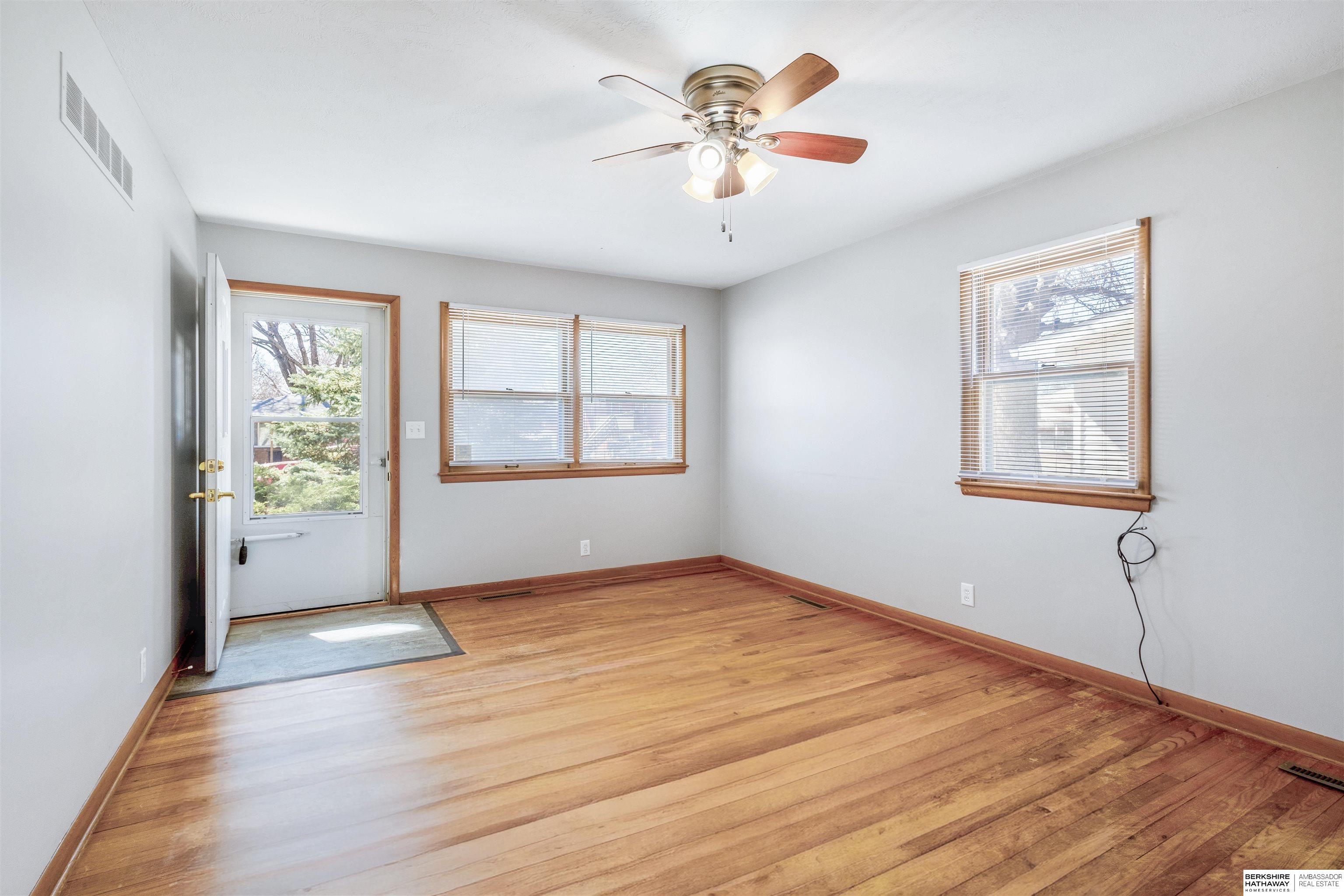 5230 Ervin Street, Lincoln, NE, 68504