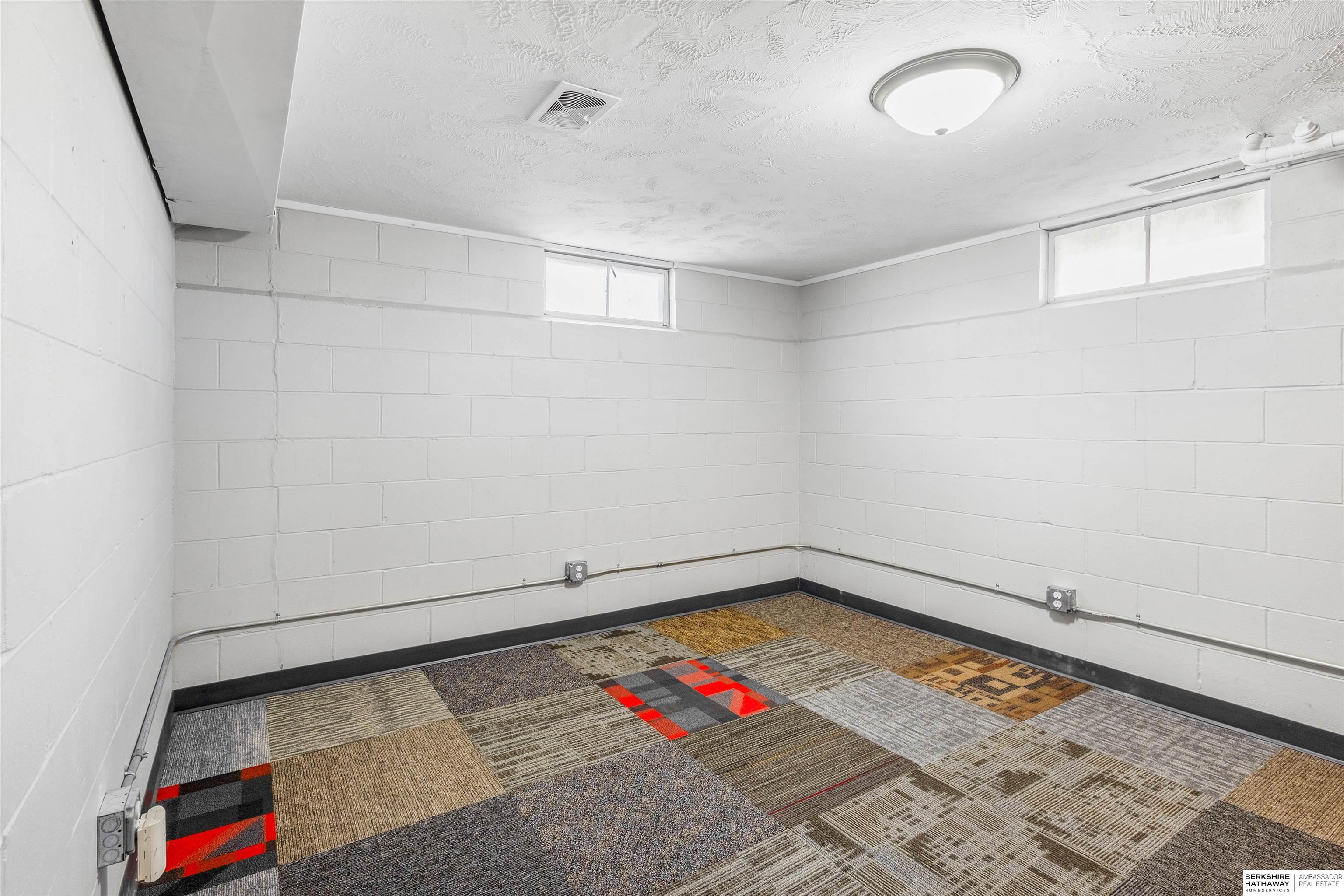 5230 Ervin Street, Lincoln, NE, 68504