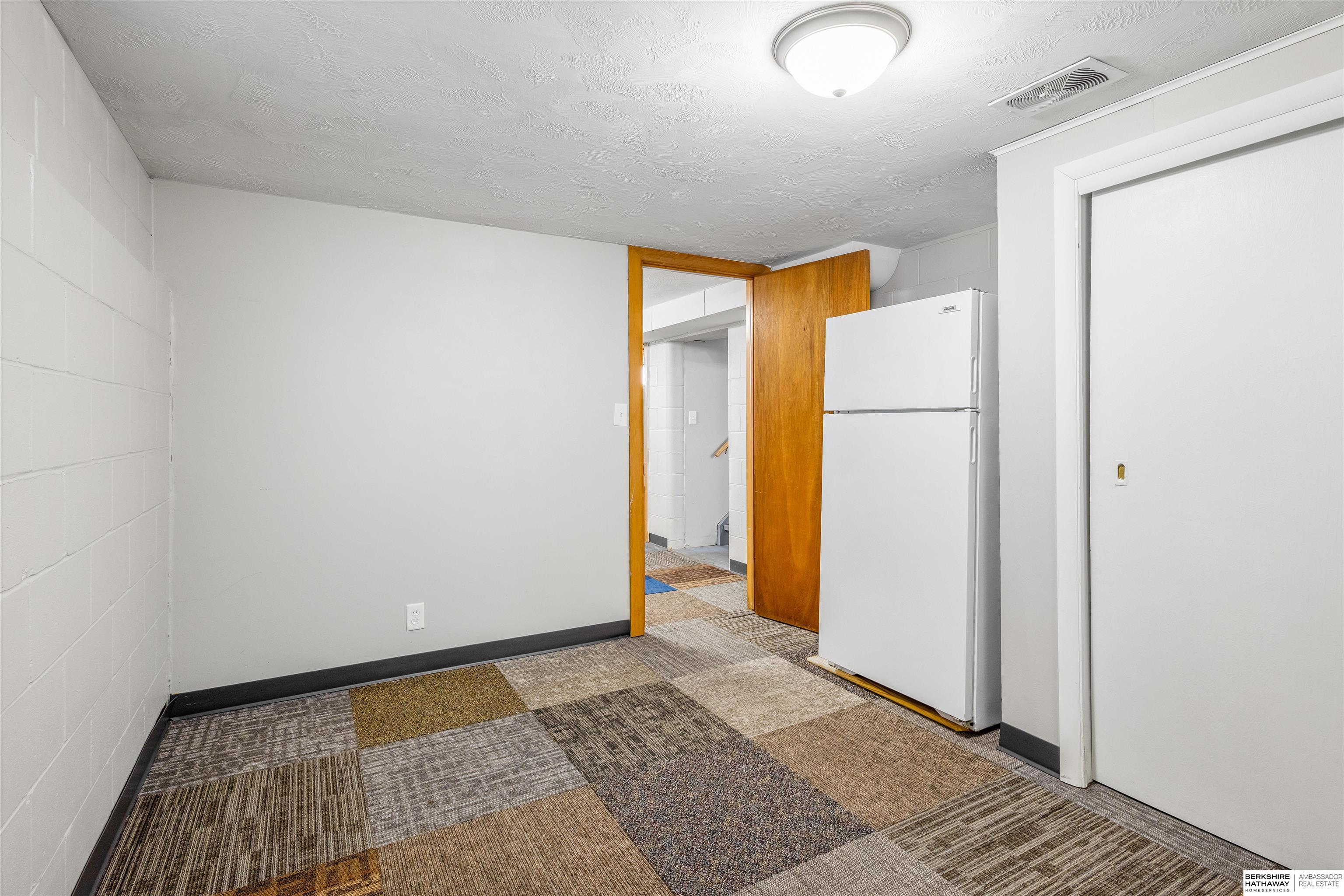 5230 Ervin Street, Lincoln, NE, 68504