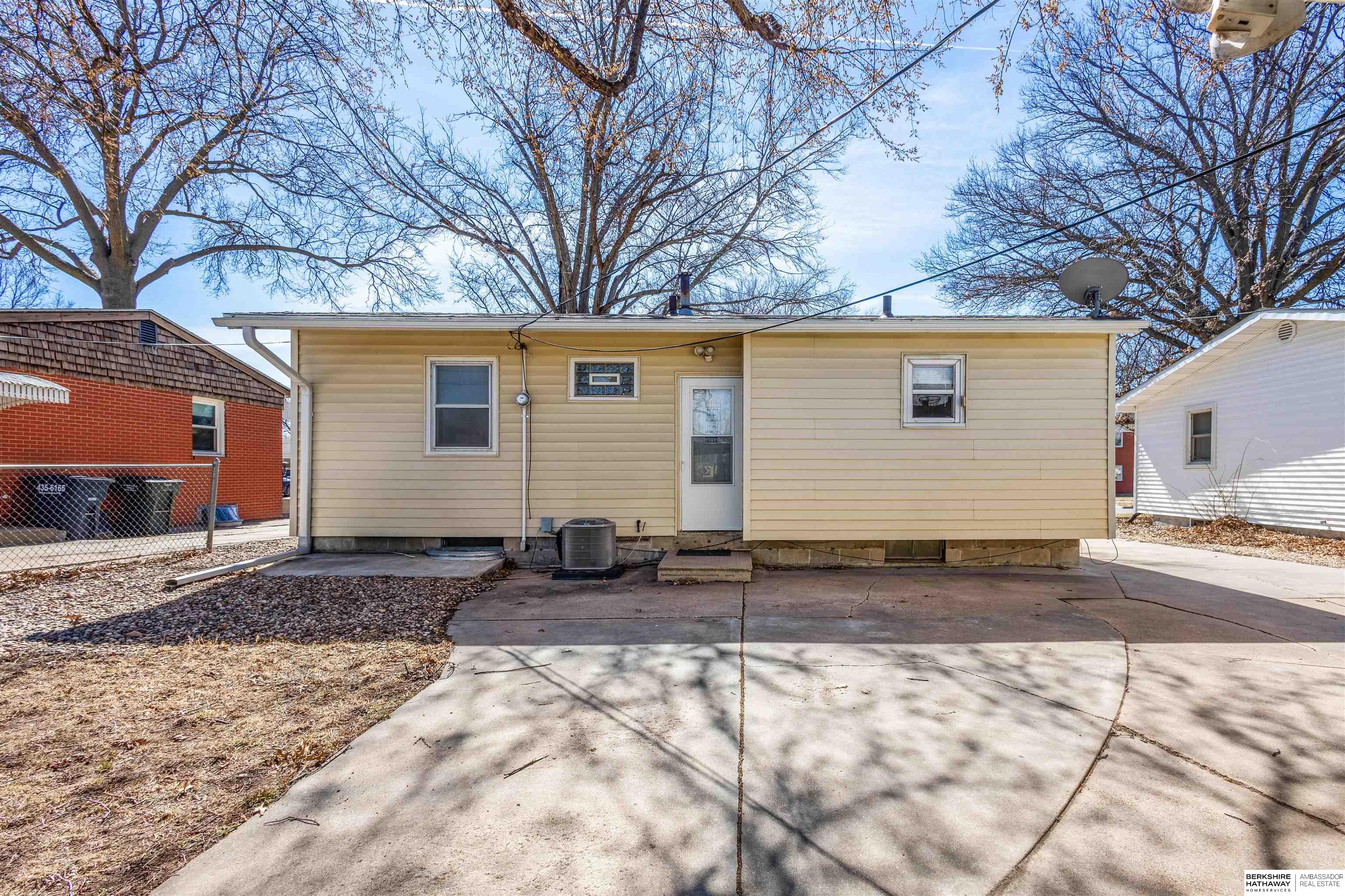 5230 Ervin Street, Lincoln, NE, 68504