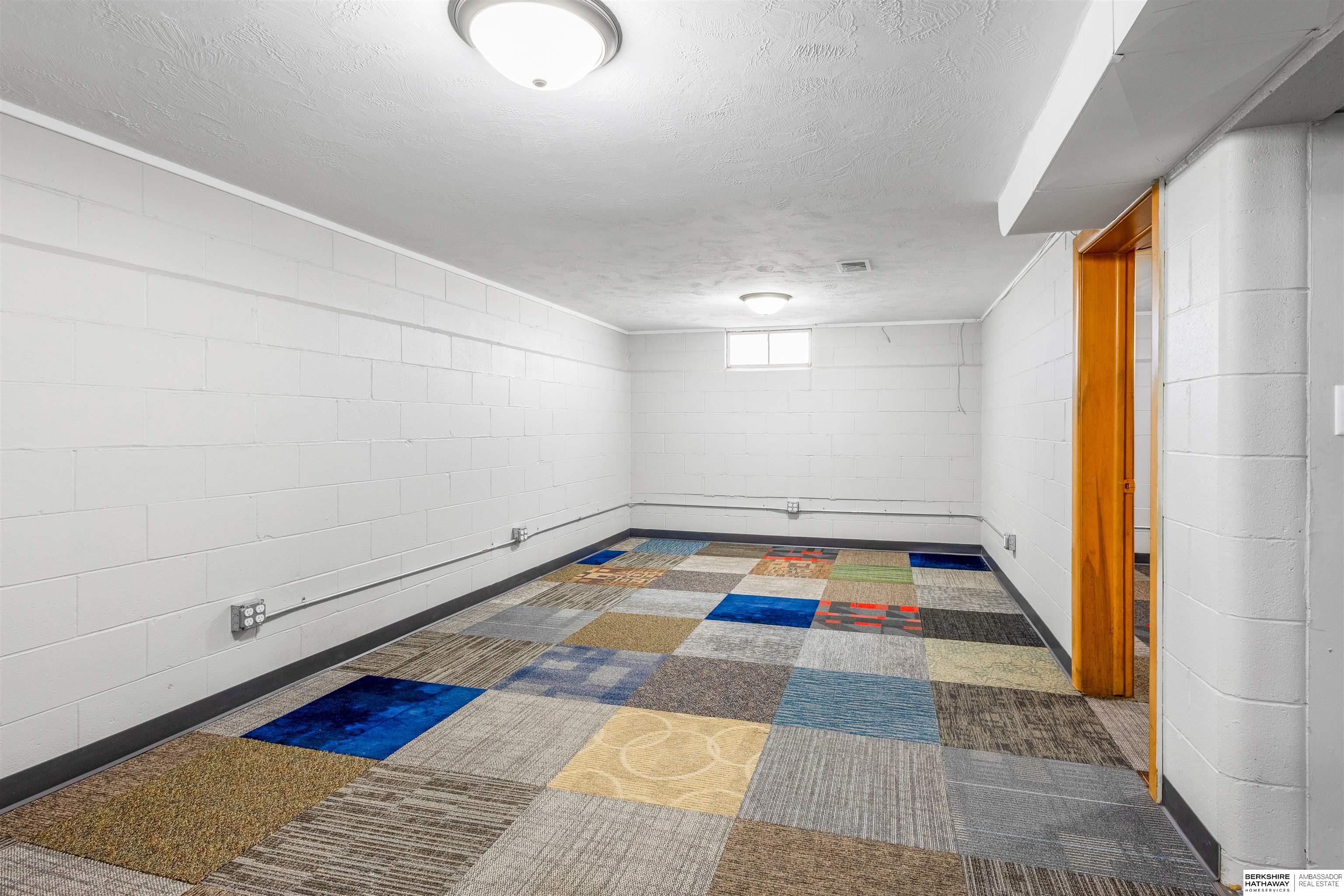 5230 Ervin Street, Lincoln, NE, 68504