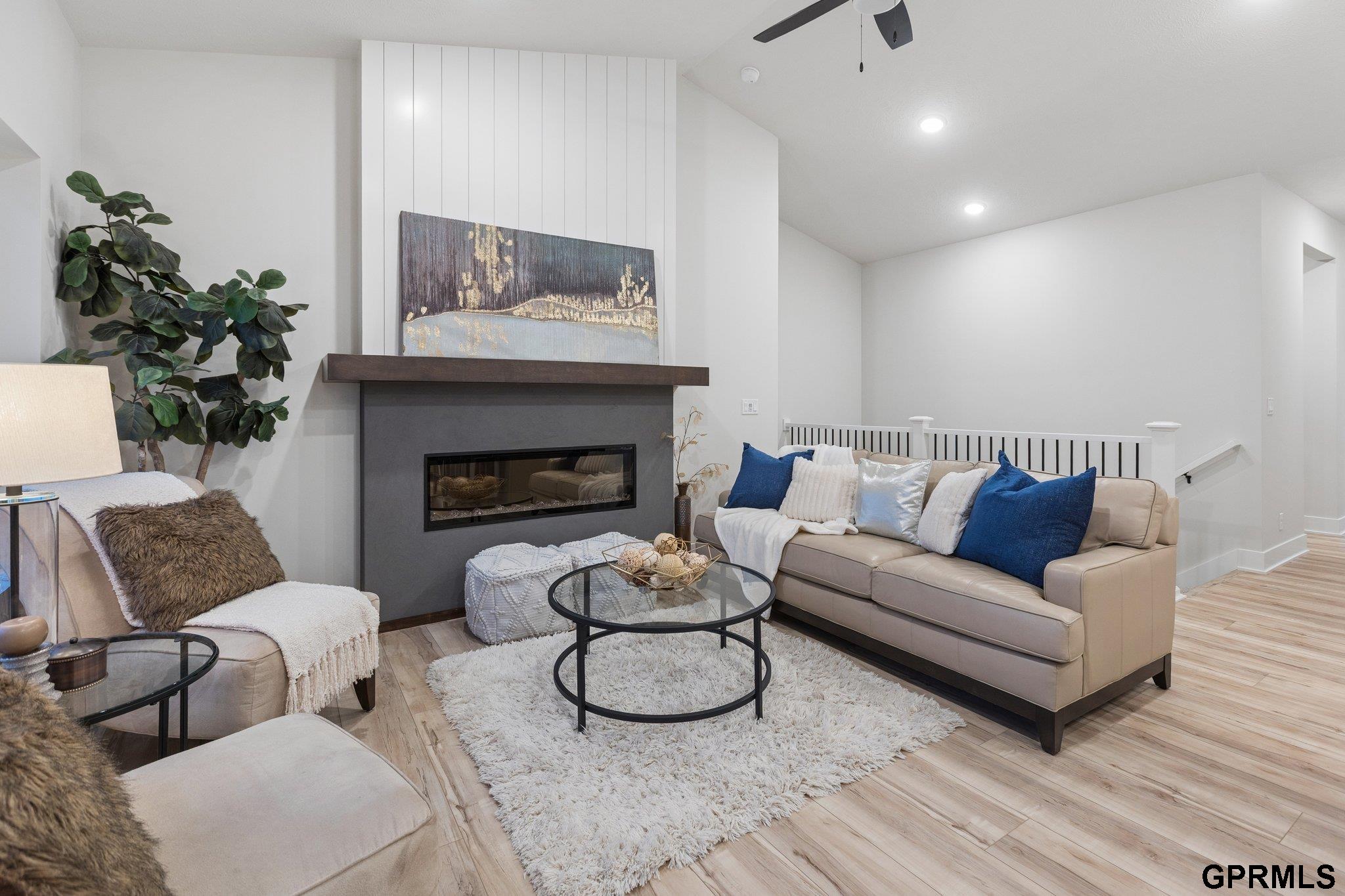 6317 208 Avenue, Elkhorn, NE, 68022