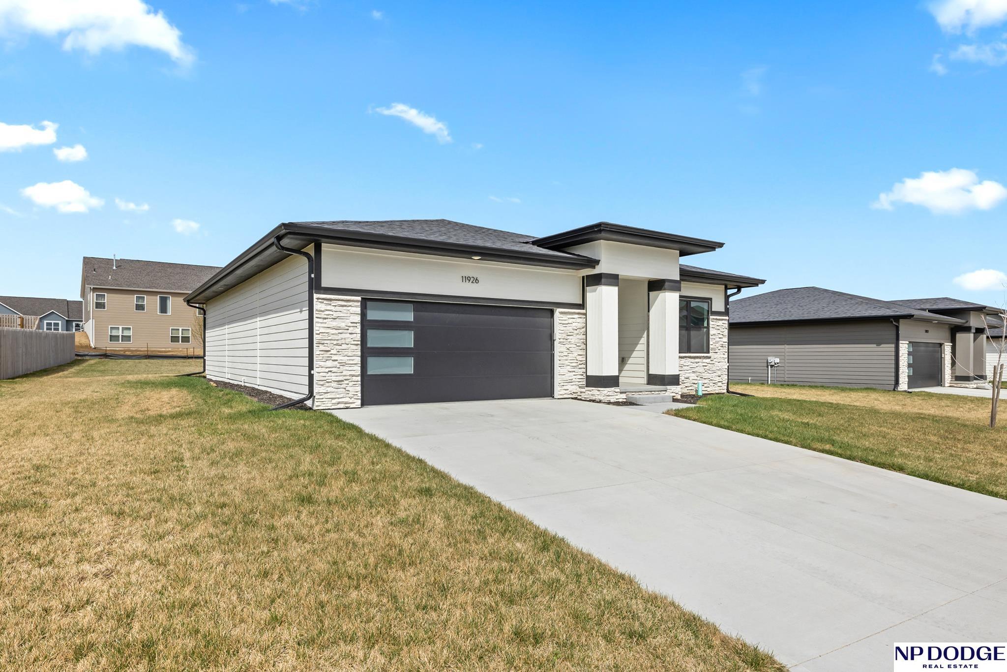 11926 S 117 Street, Papillion, NE, 68046