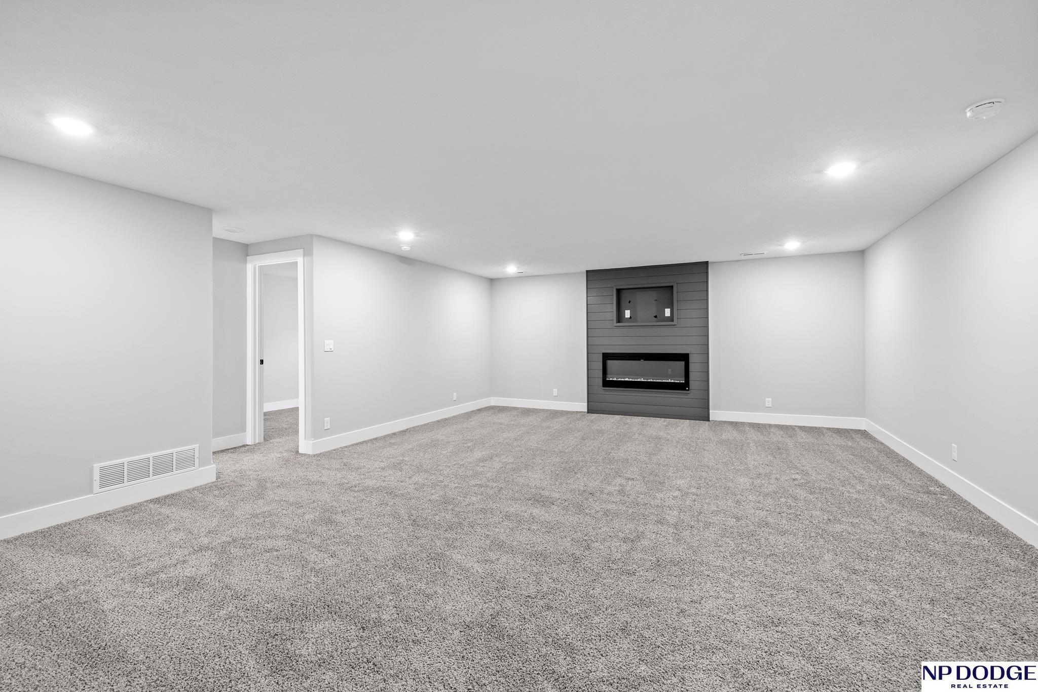 11926 S 117 Street, Papillion, NE, 68046