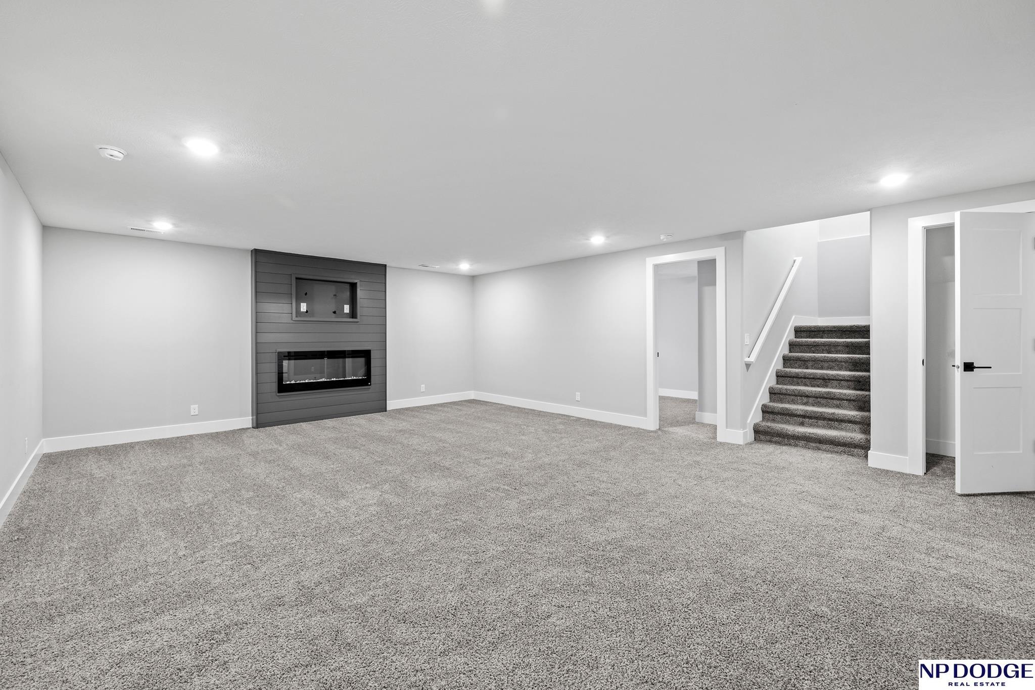 11926 S 117 Street, Papillion, NE, 68046