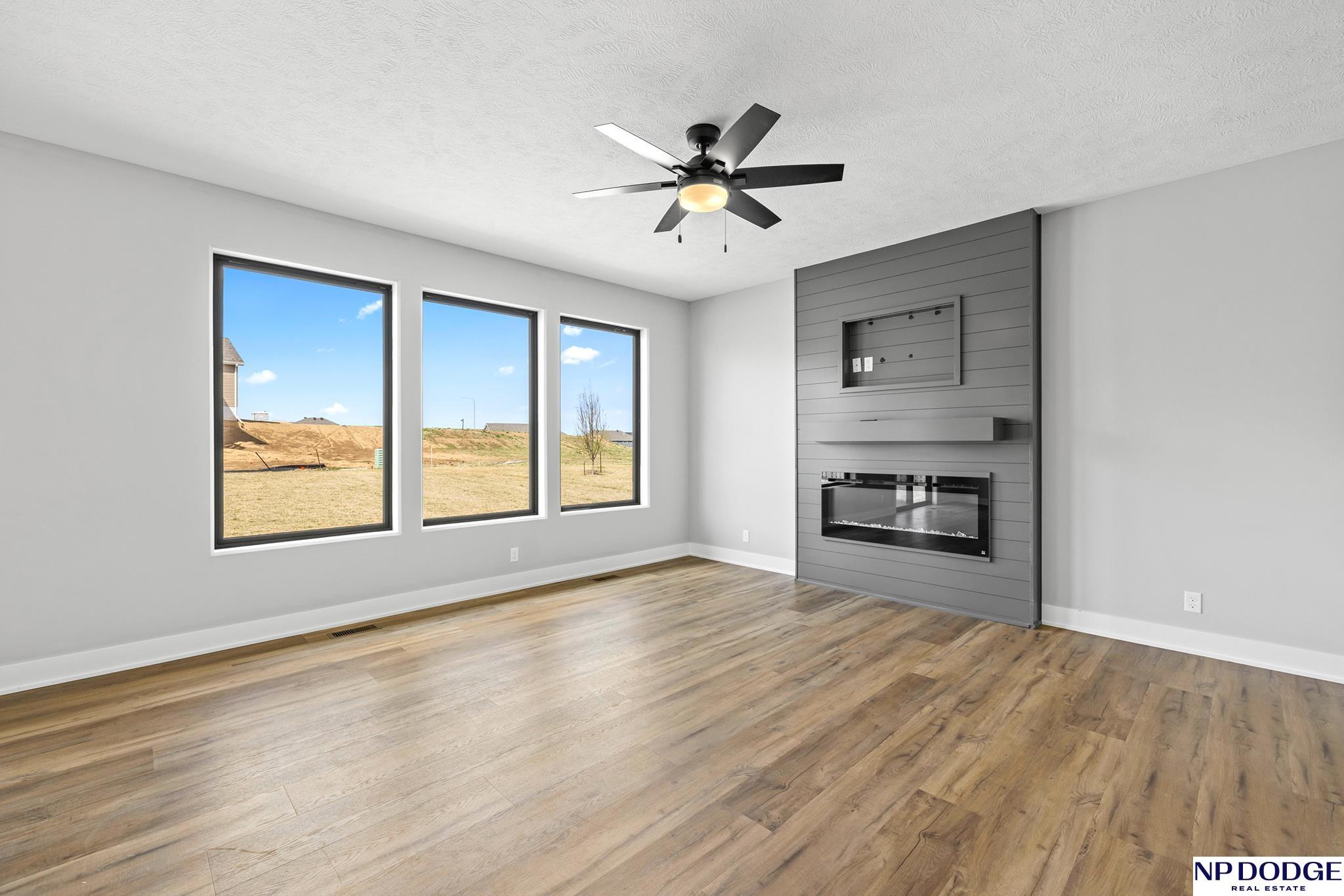 11926 S 117 Street, Papillion, NE, 68046