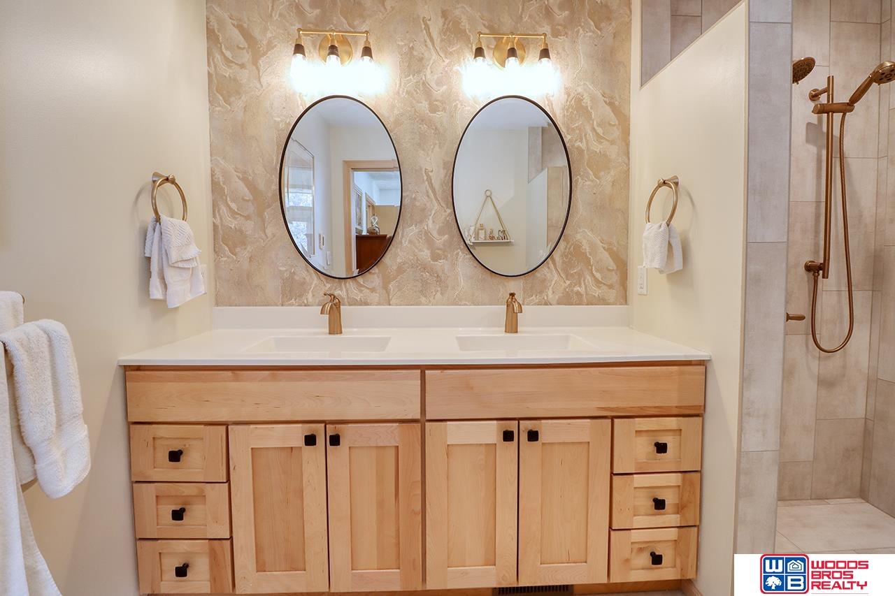 6925 Forest Lake Boulevard, Lincoln, NE, 68516