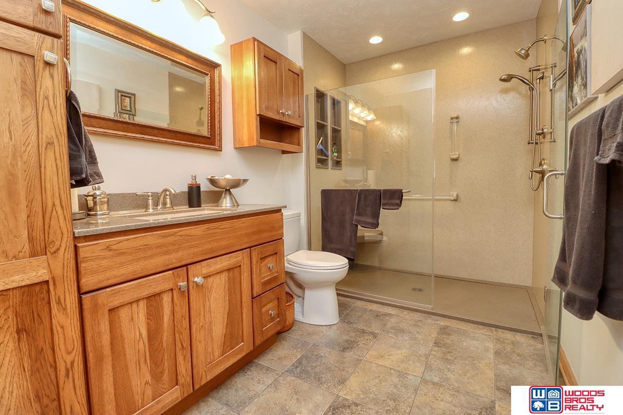 6925 Forest Lake Boulevard, Lincoln, NE, 68516