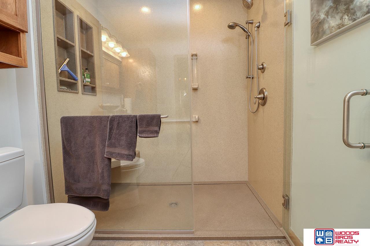 6925 Forest Lake Boulevard, Lincoln, NE, 68516