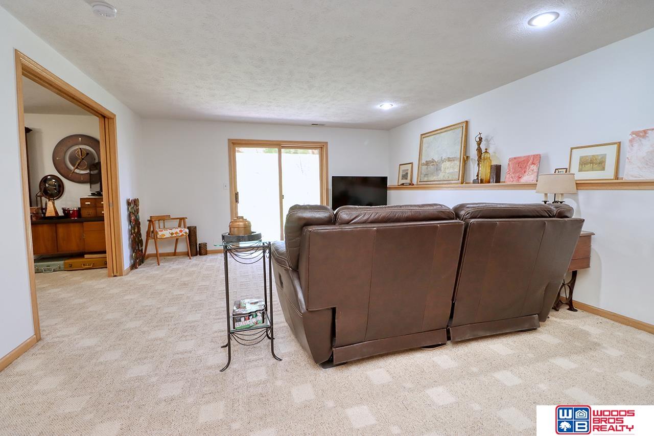 6925 Forest Lake Boulevard, Lincoln, NE, 68516