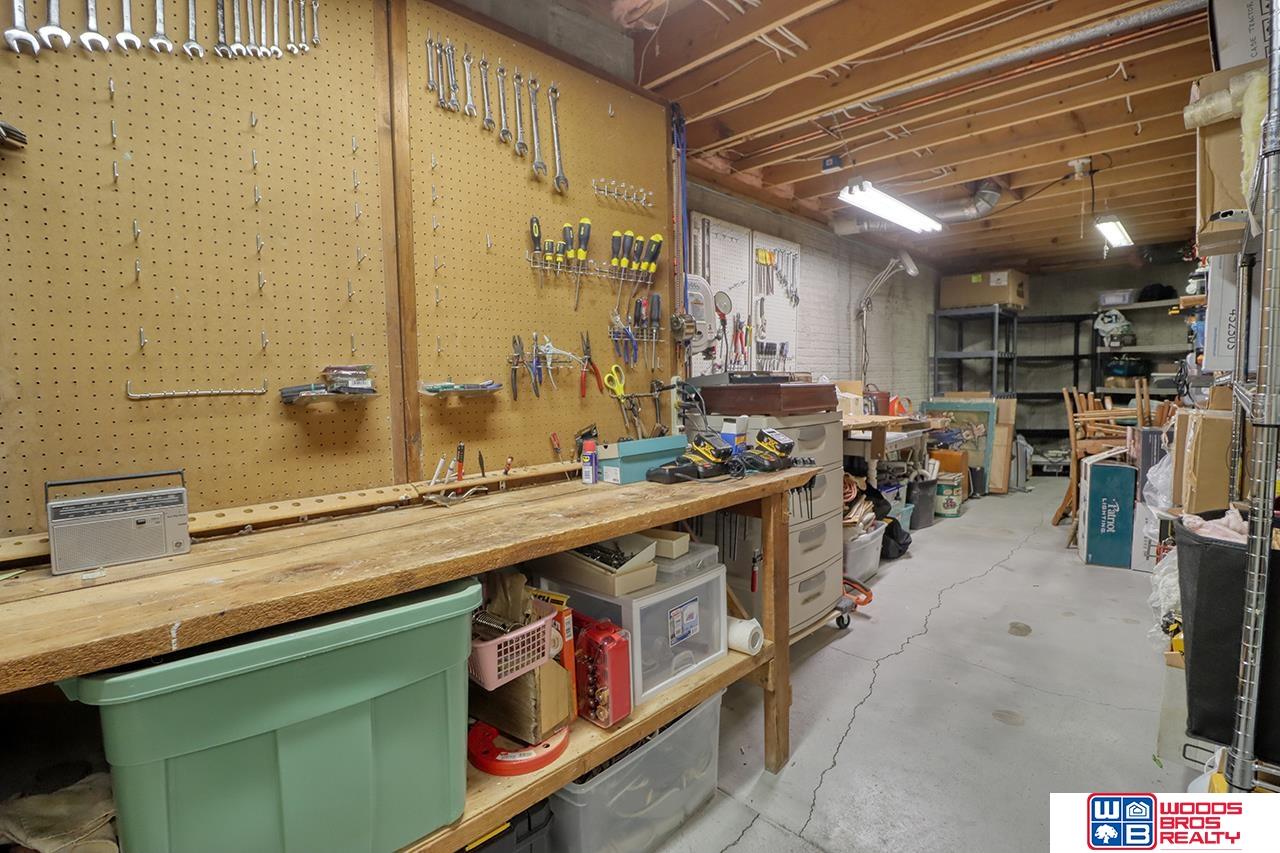 6925 Forest Lake Boulevard, Lincoln, NE, 68516