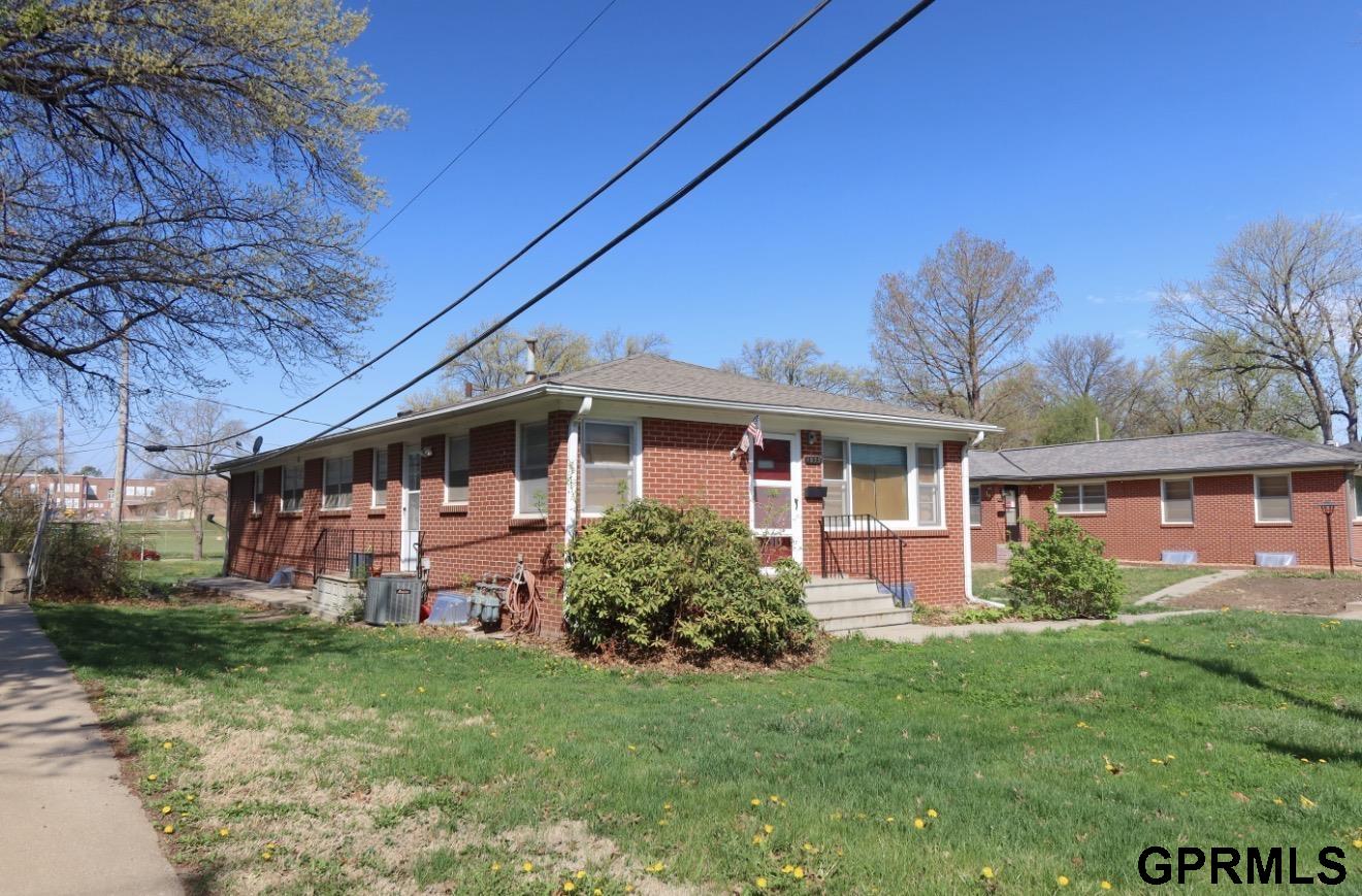 1035-1033 S 40th Street, Lincoln, NE, 68510