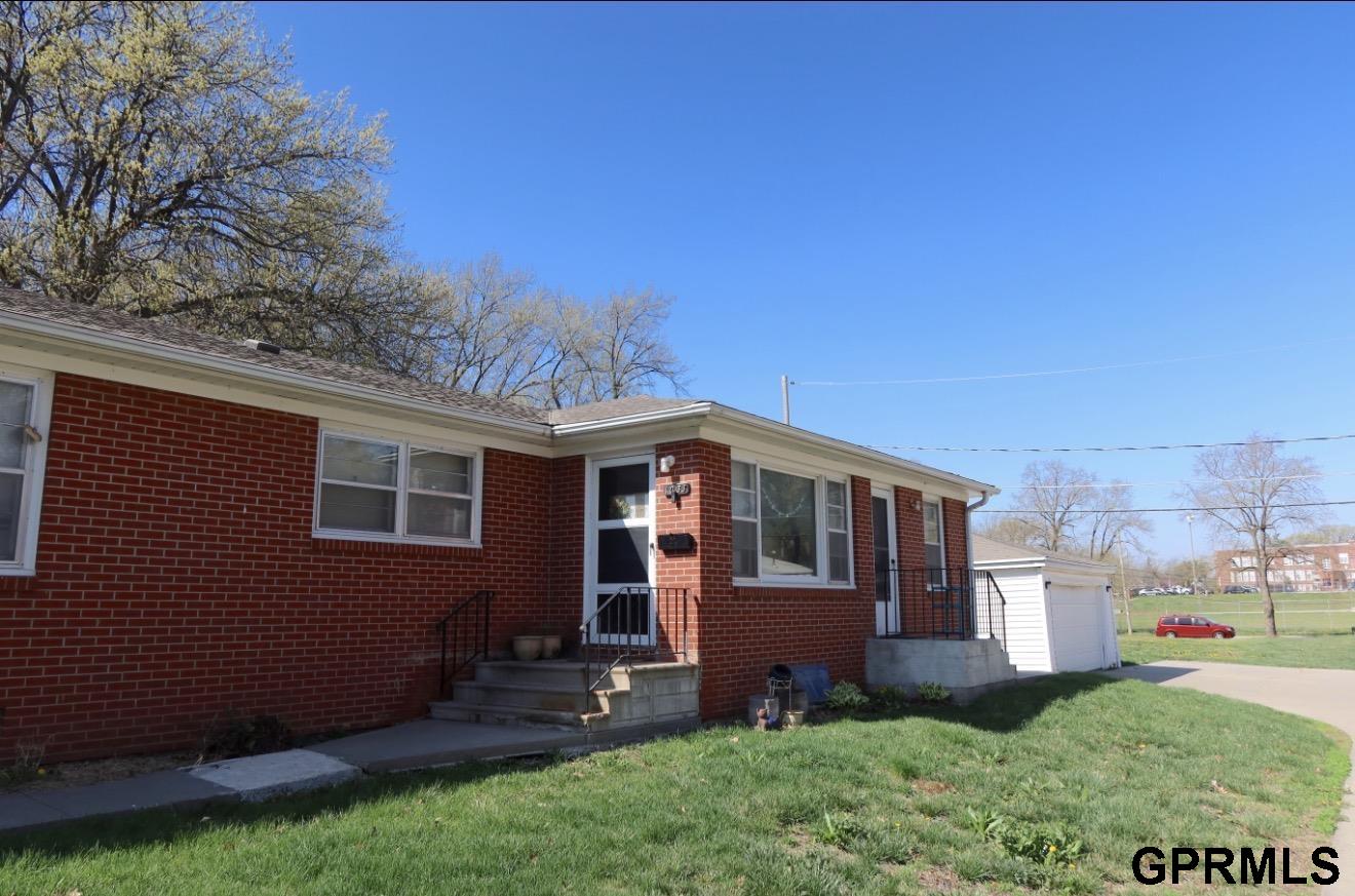 1035-1033 S 40th Street, Lincoln, NE, 68510