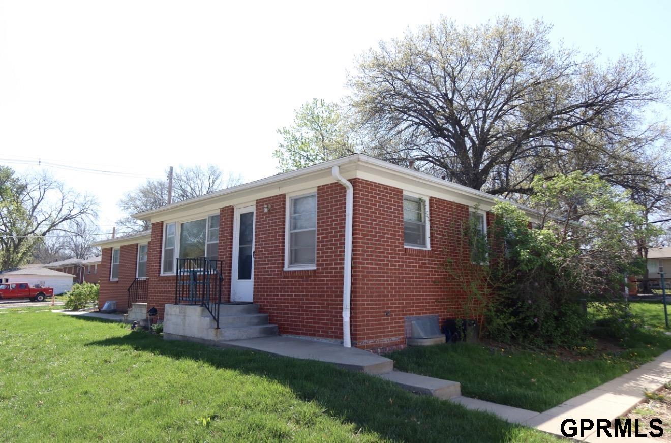 1035-1033 S 40th Street, Lincoln, NE, 68510