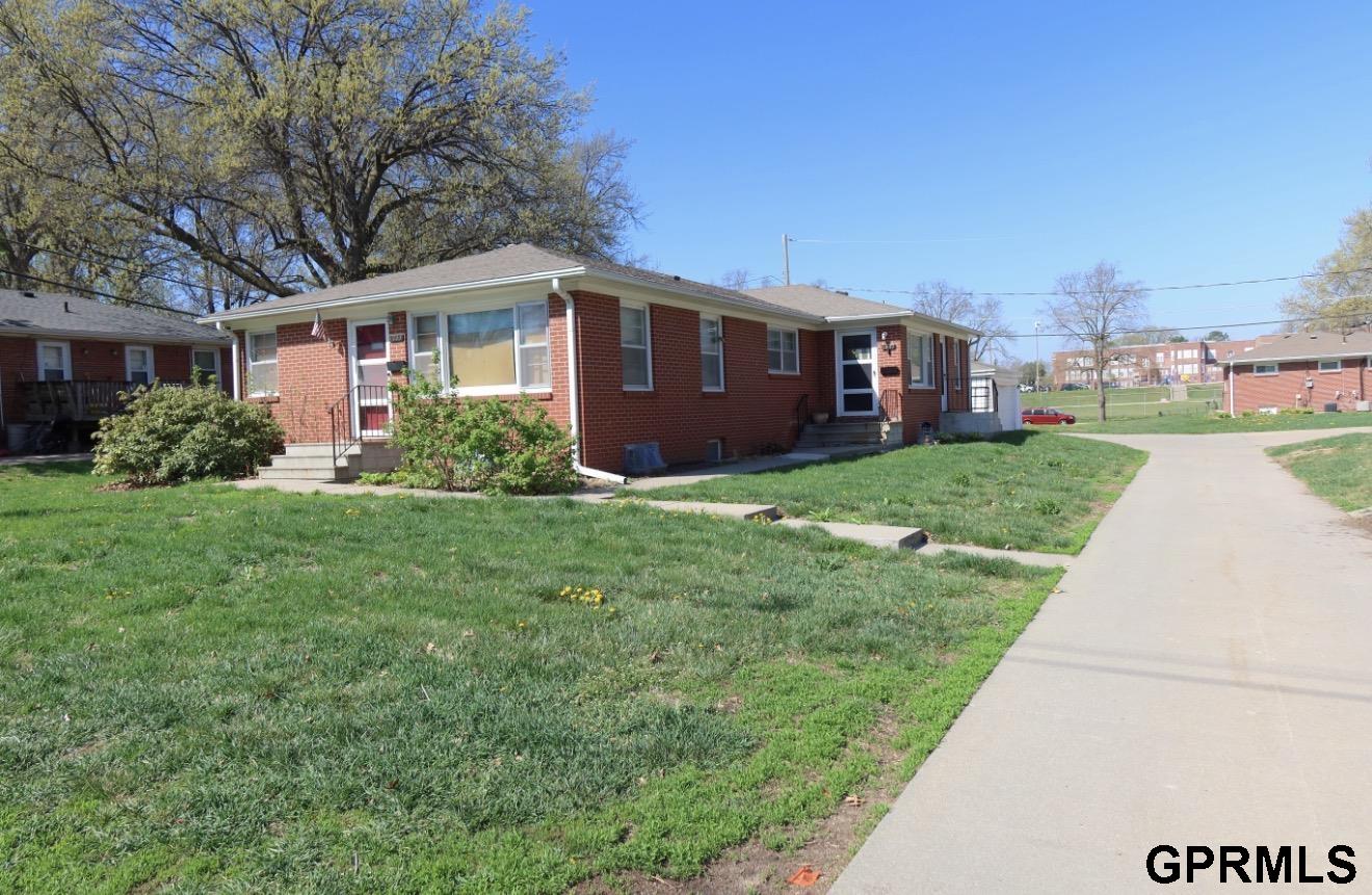 1035-1033 S 40th Street, Lincoln, NE, 68510