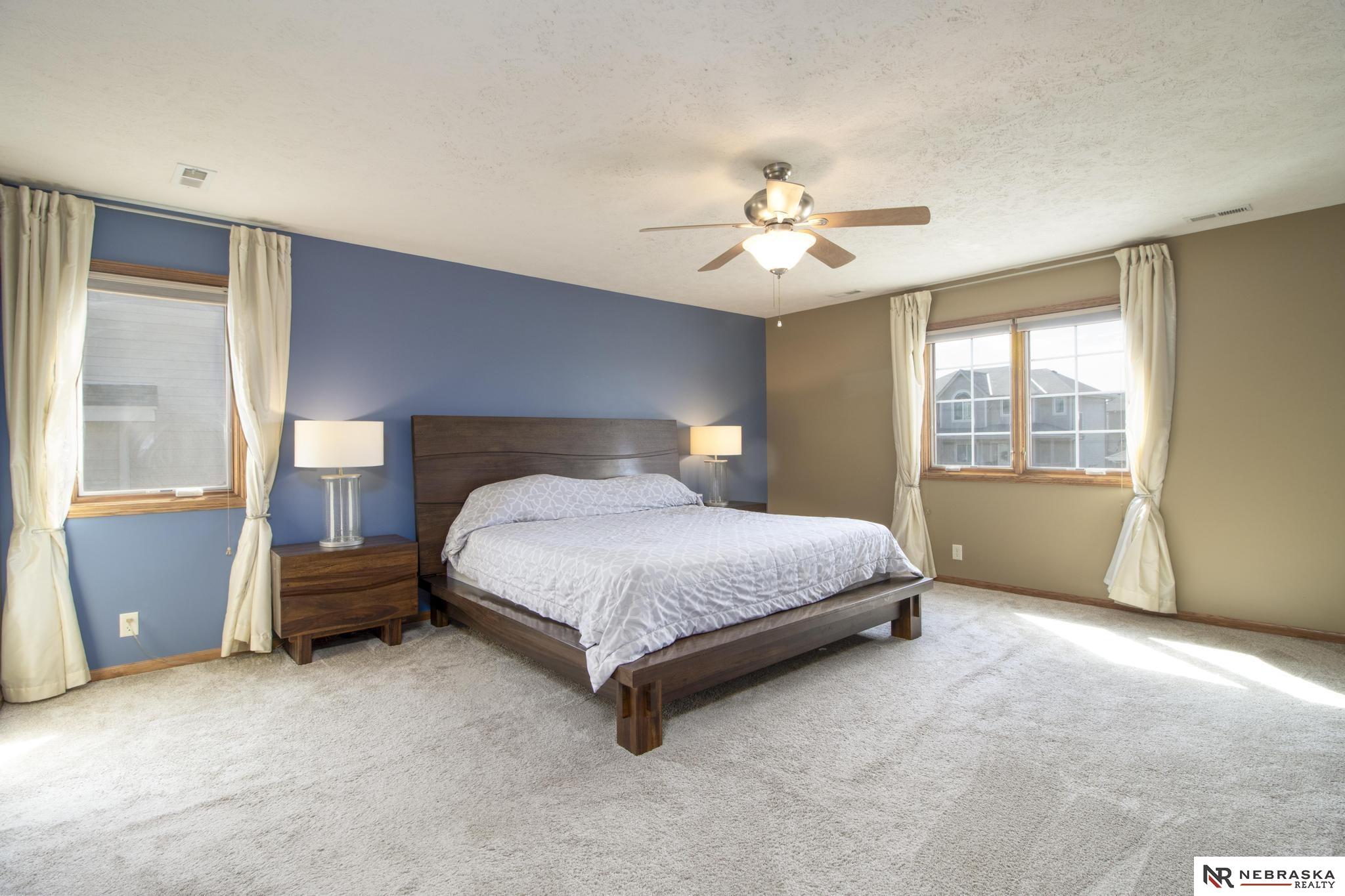 19330 H Street, Omaha, NE, 68135