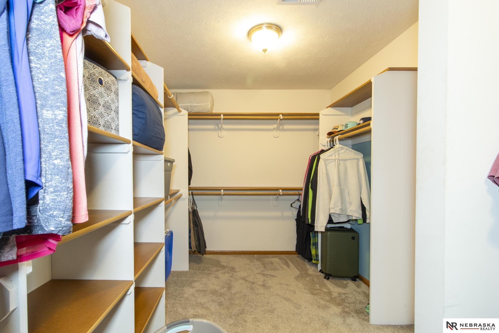 19330 H Street, Omaha, NE, 68135