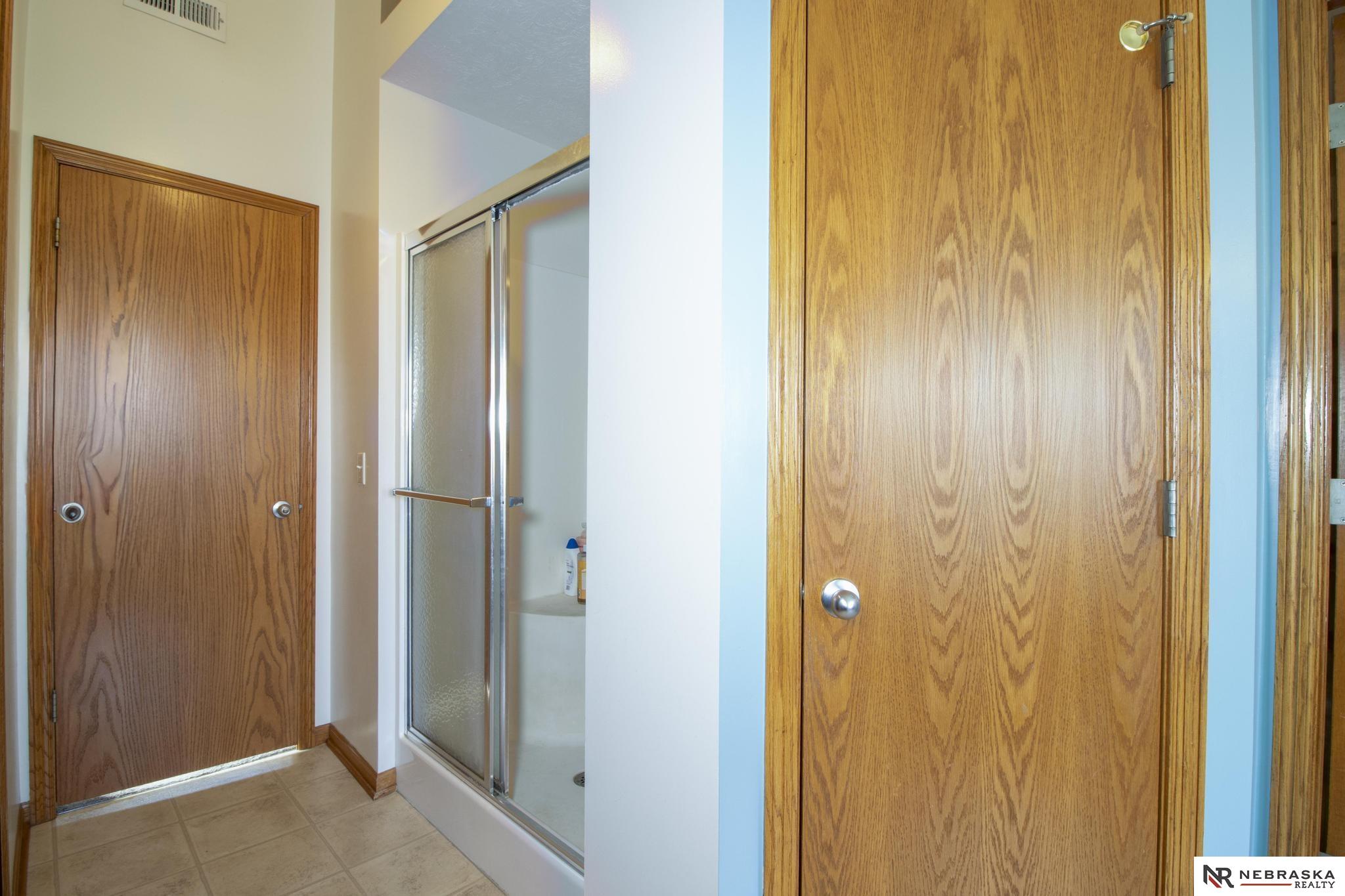 19330 H Street, Omaha, NE, 68135