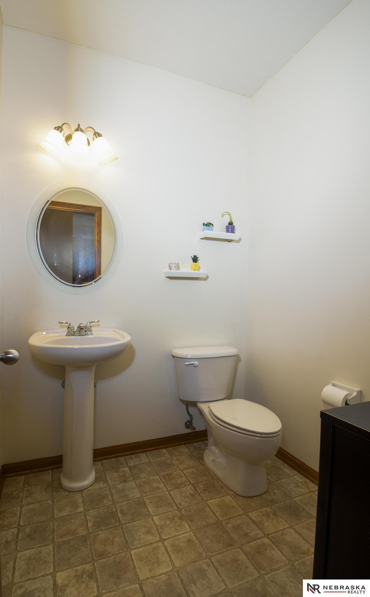 19330 H Street, Omaha, NE, 68135