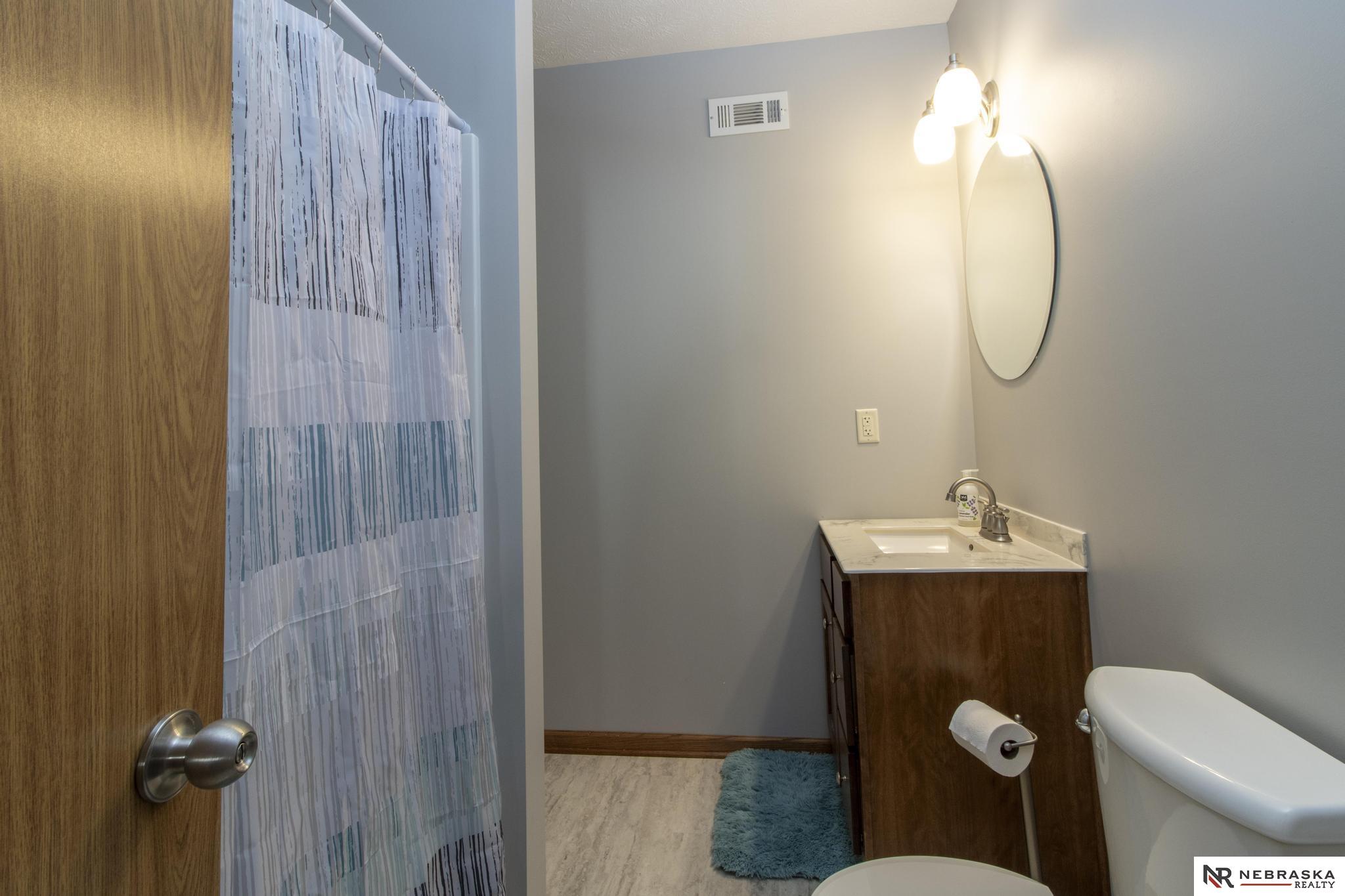 19330 H Street, Omaha, NE, 68135