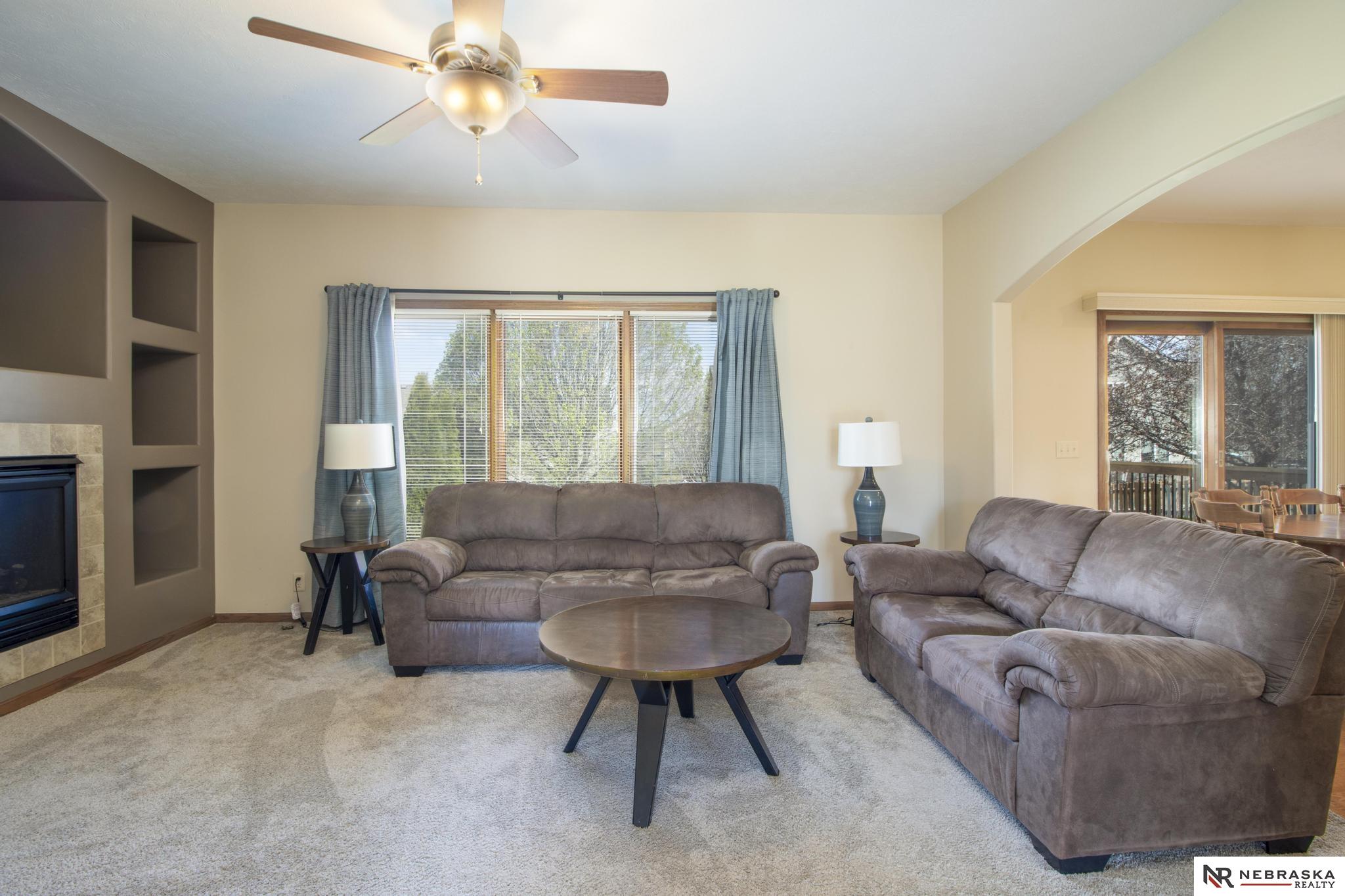 19330 H Street, Omaha, NE, 68135