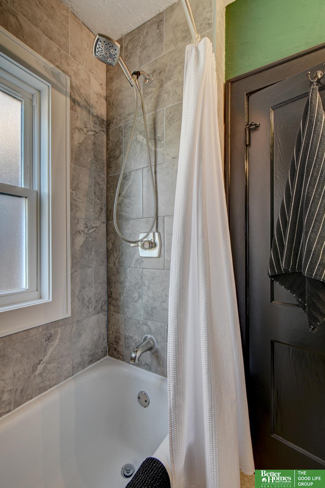 2747 Iowa Street, Omaha, NE, 68112