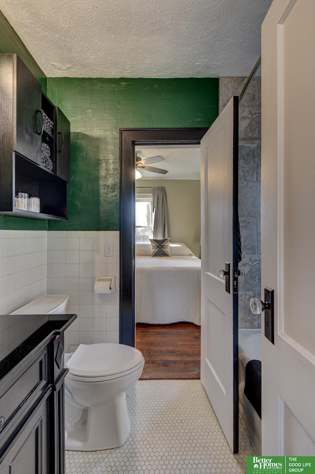 2747 Iowa Street, Omaha, NE, 68112