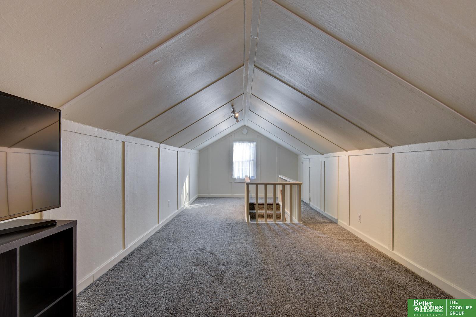 2747 Iowa Street, Omaha, NE, 68112