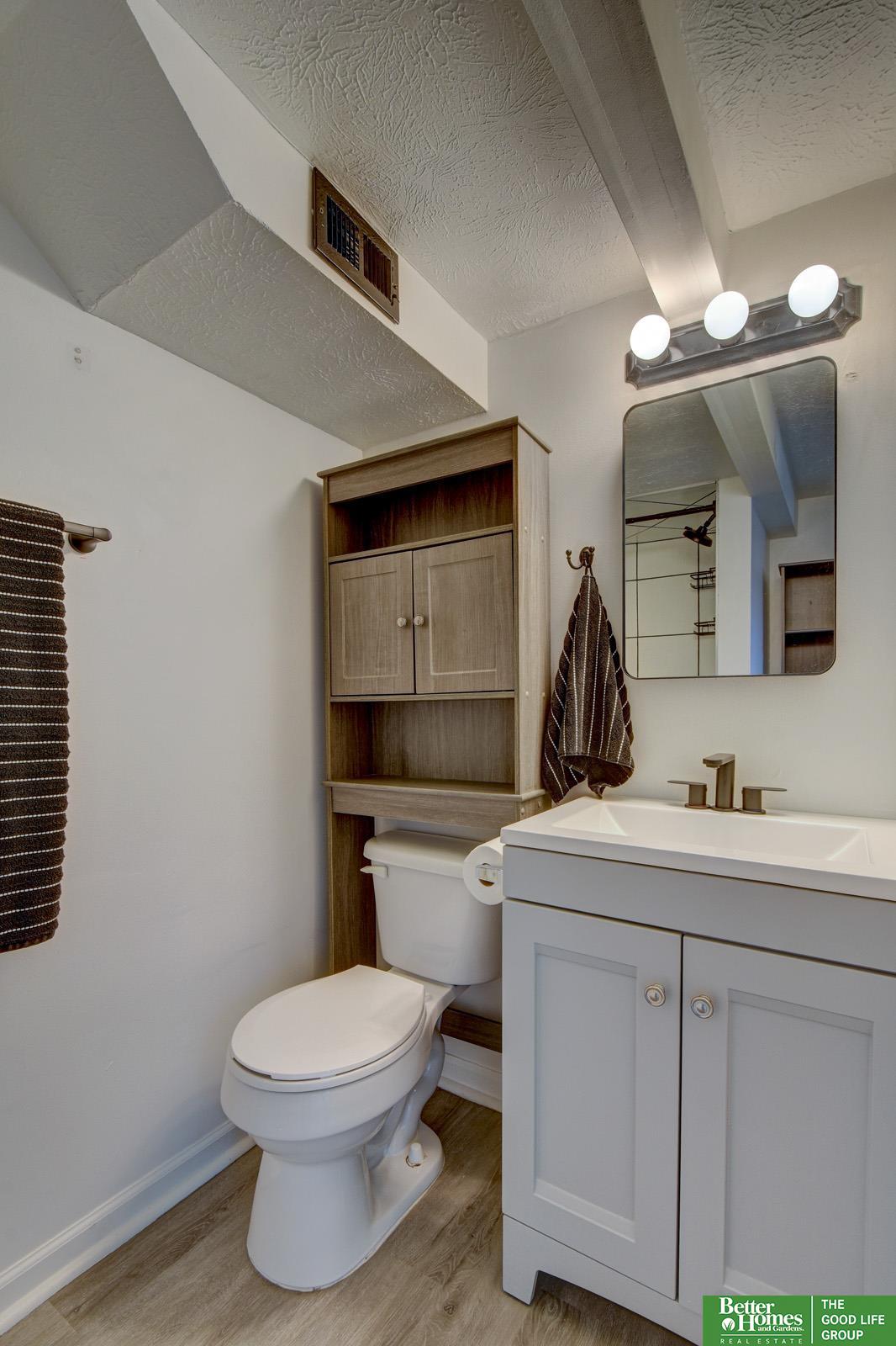 2747 Iowa Street, Omaha, NE, 68112