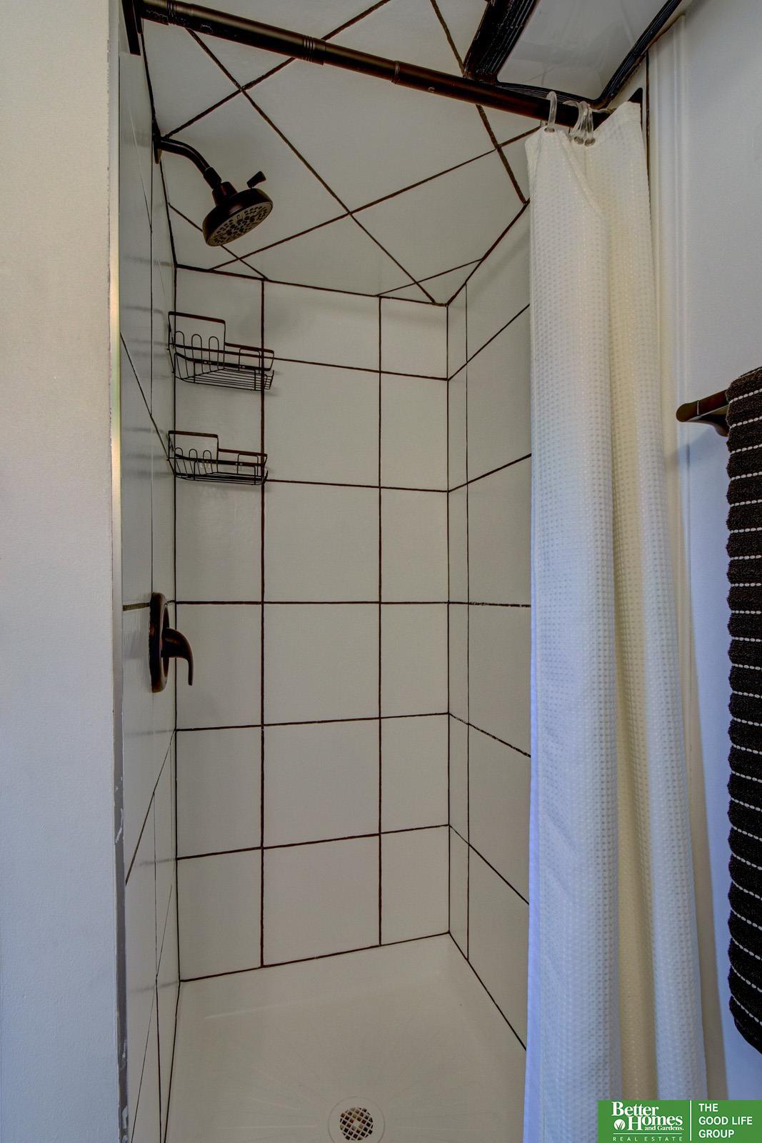 2747 Iowa Street, Omaha, NE, 68112