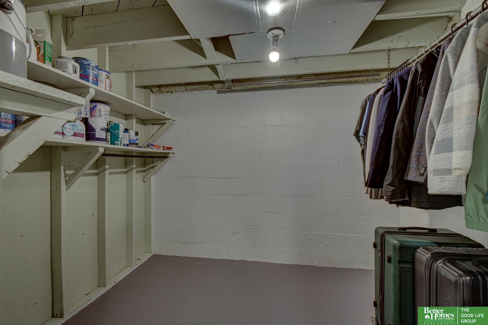 2747 Iowa Street, Omaha, NE, 68112