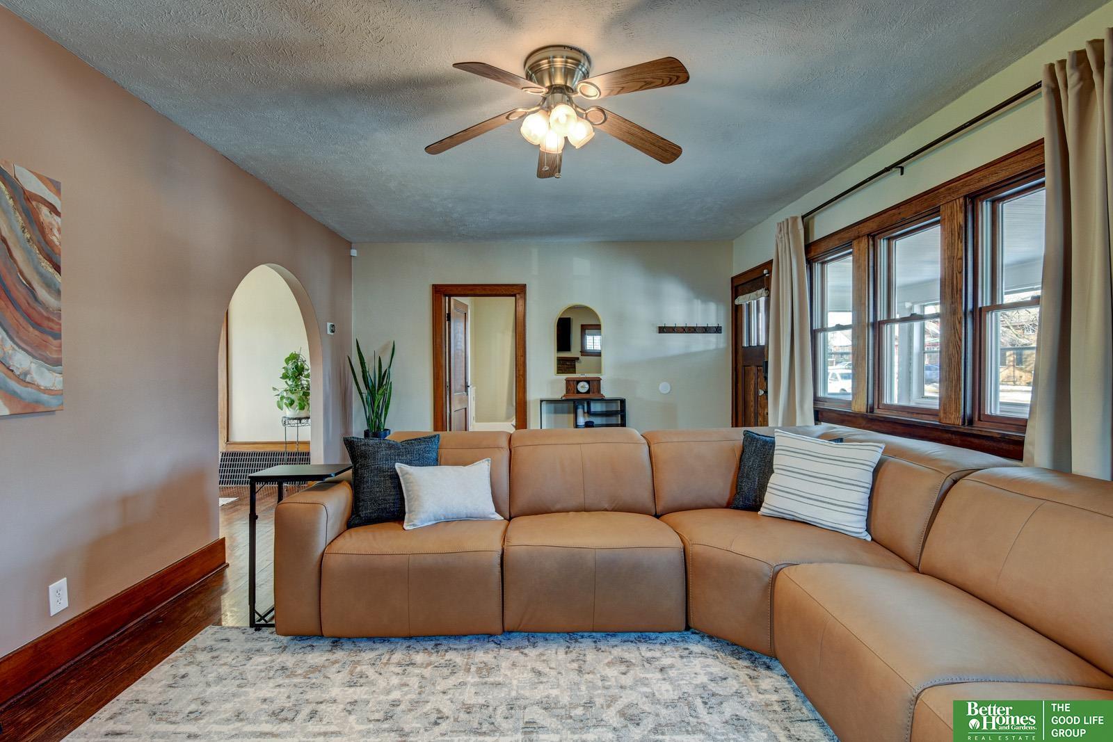 2747 Iowa Street, Omaha, NE, 68112