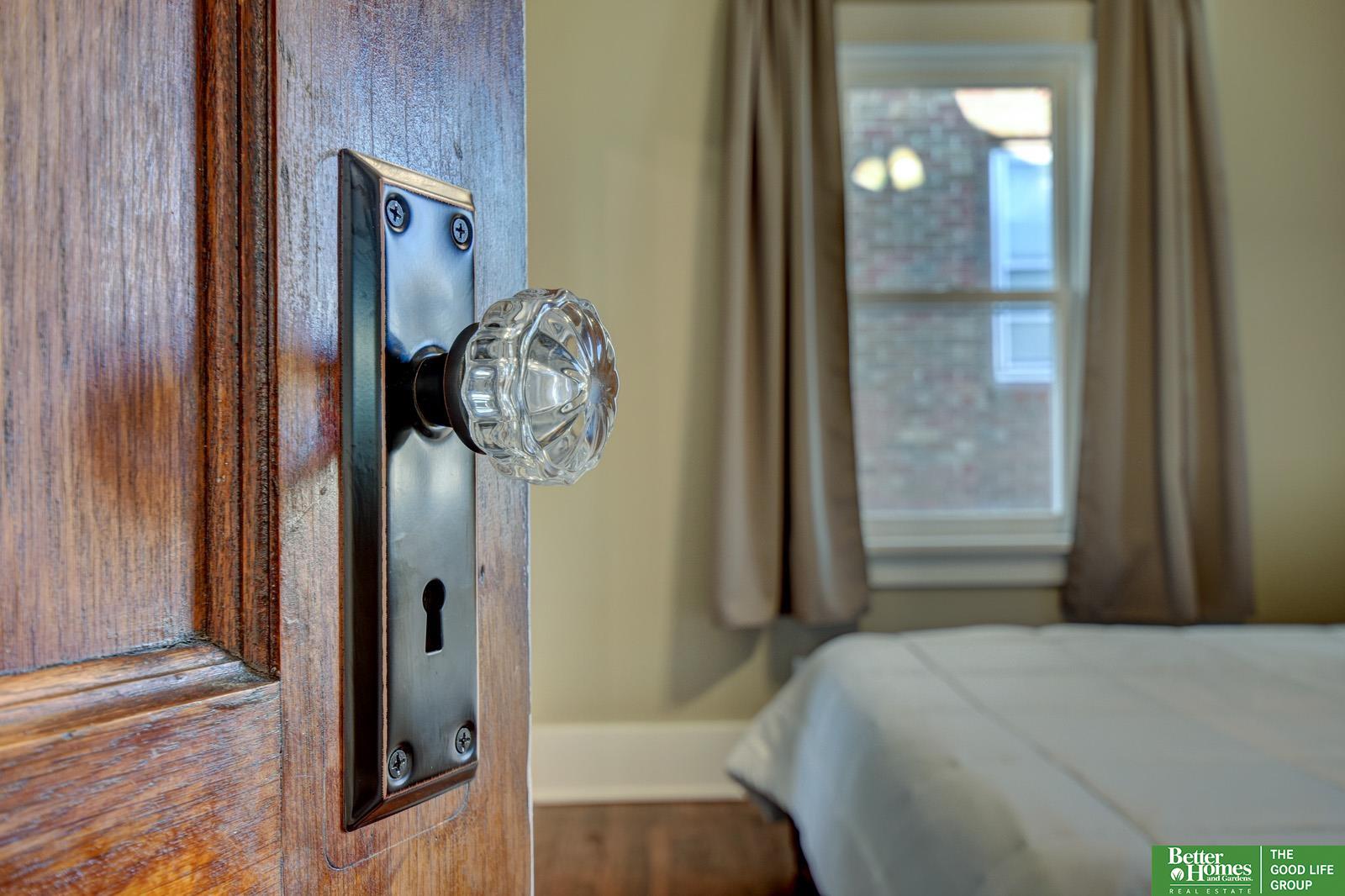 2747 Iowa Street, Omaha, NE, 68112