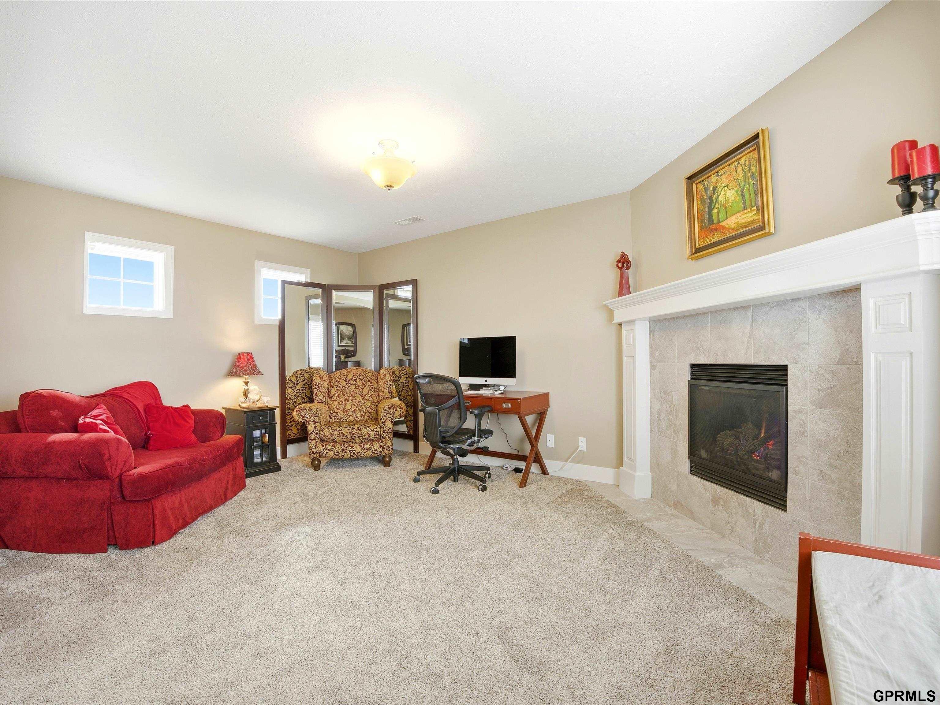 10106 123rd Avenue, Papillion, NE, 68046