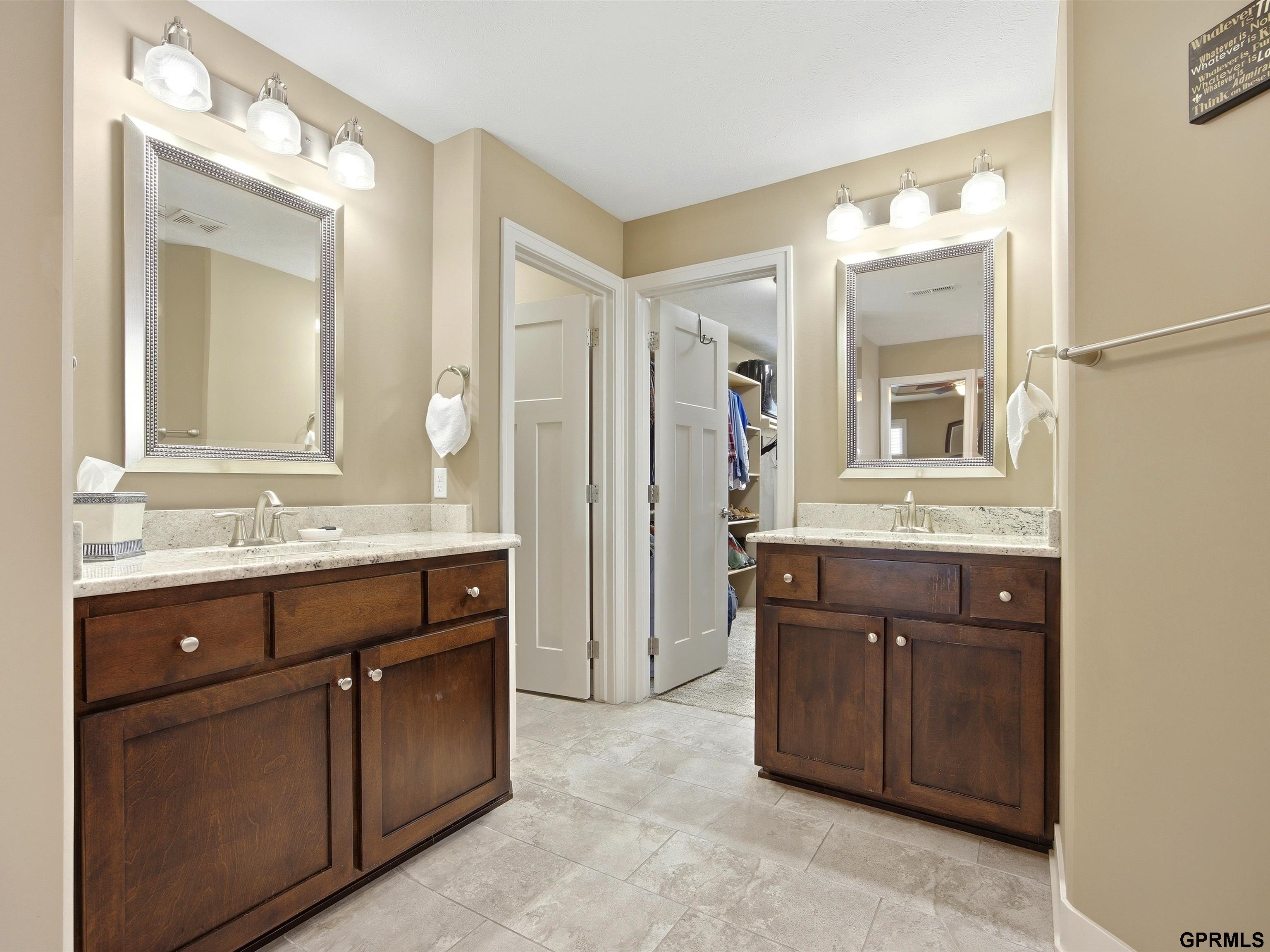 10106 123rd Avenue, Papillion, NE, 68046