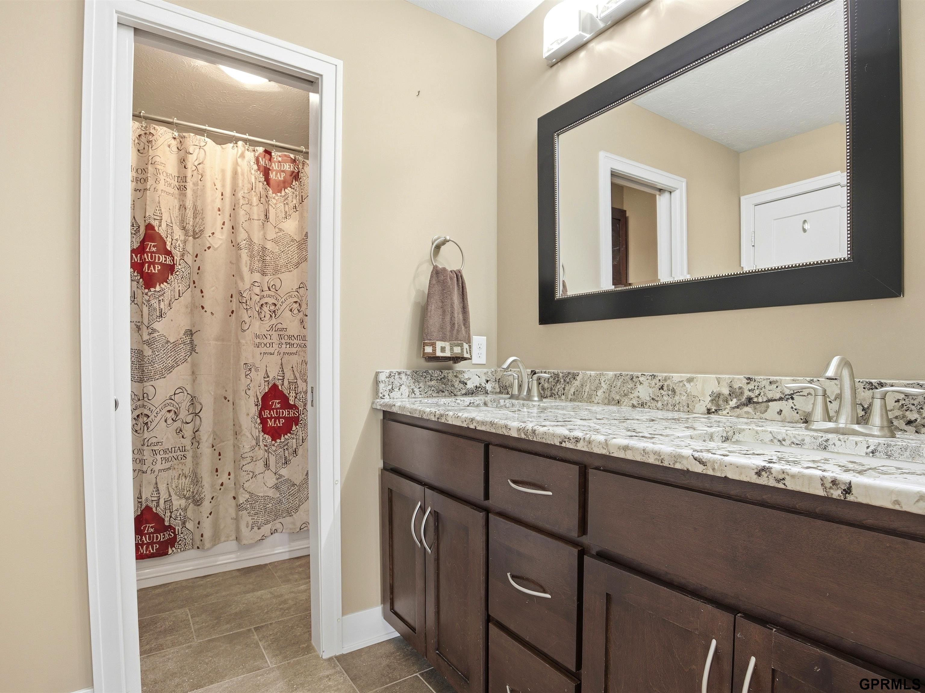 10106 123rd Avenue, Papillion, NE, 68046