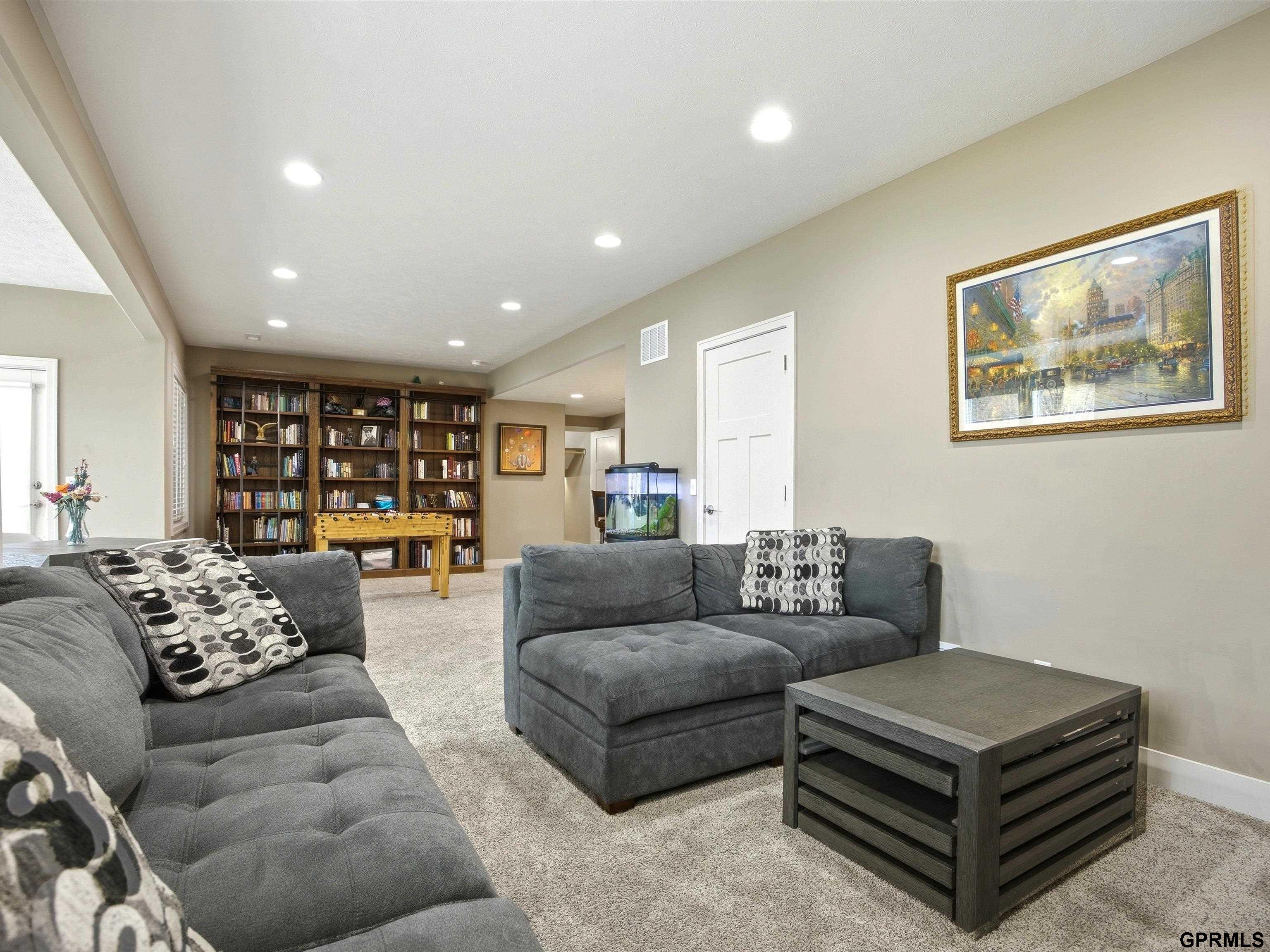 10106 123rd Avenue, Papillion, NE, 68046