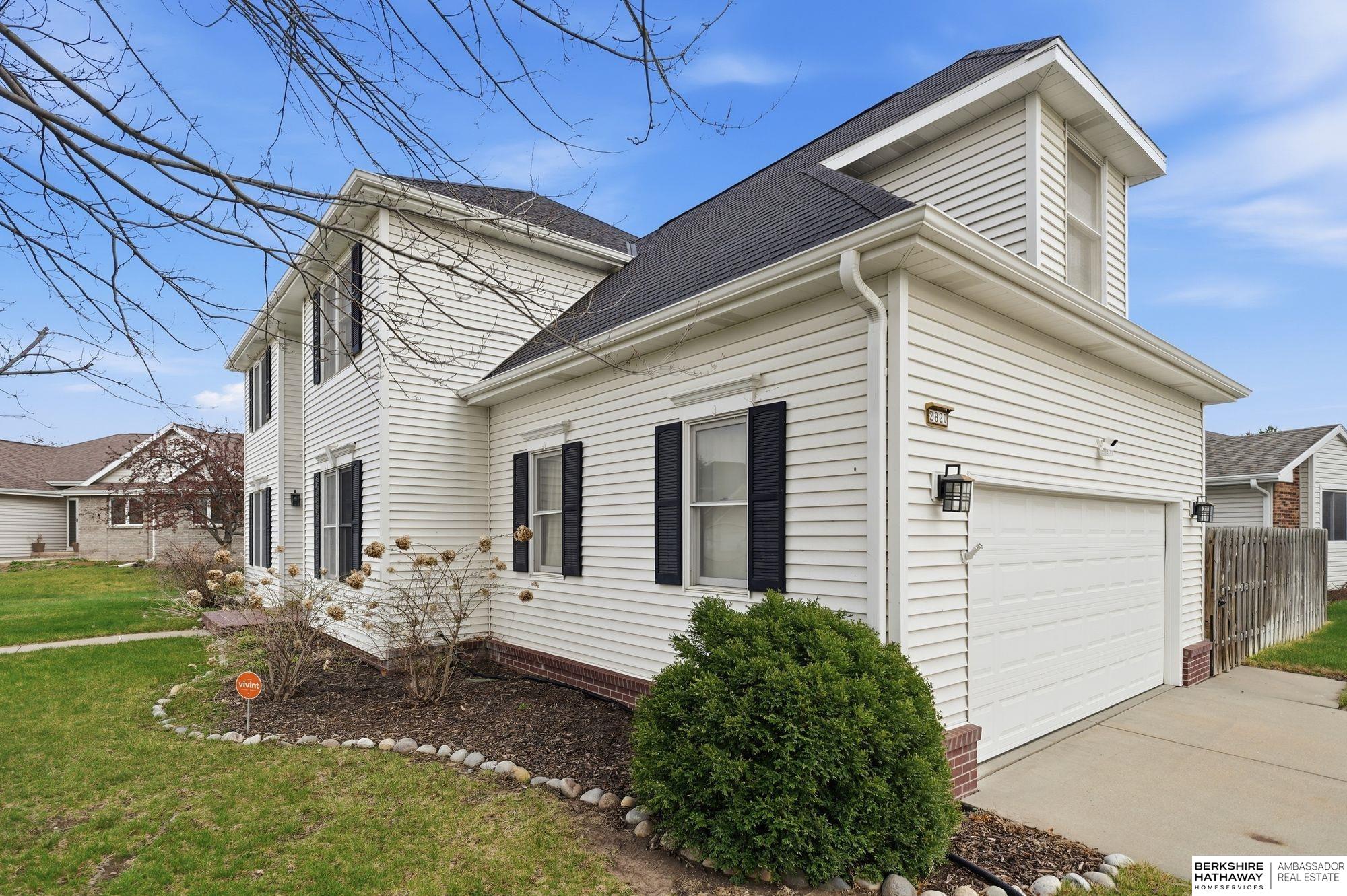 2820 Crown Pointe Circle, Lincoln, NE, 68506