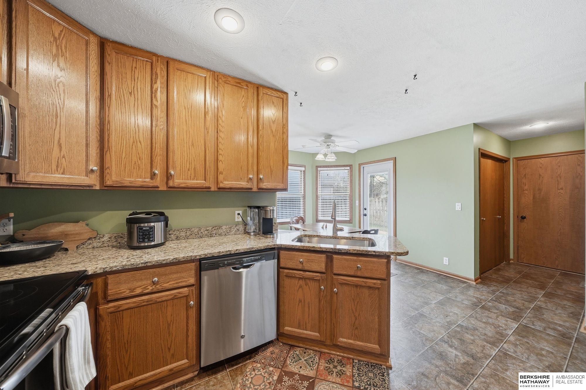 2820 Crown Pointe Circle, Lincoln, NE, 68506